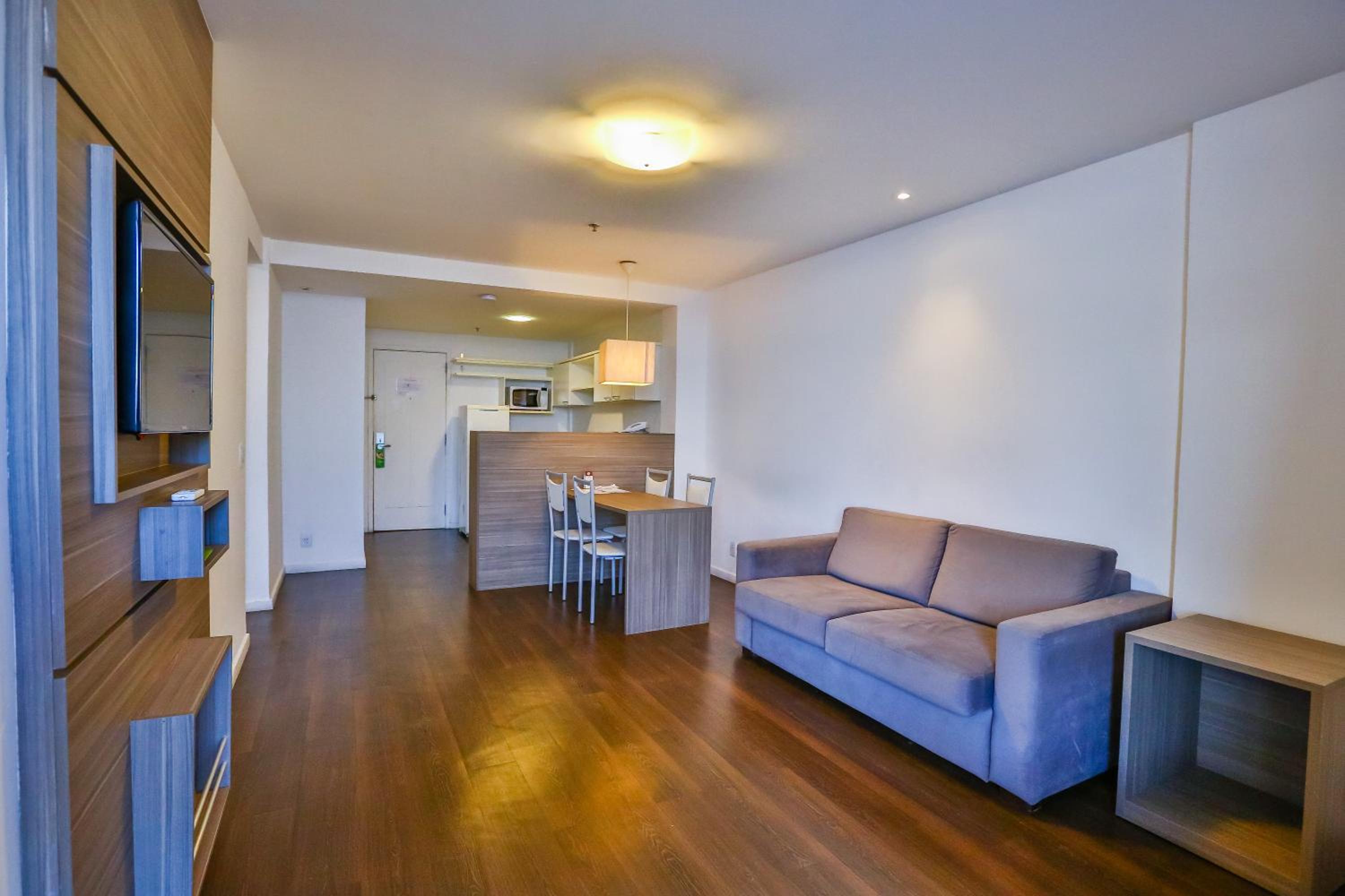 Luxury Suite with King Bed - Photo 6