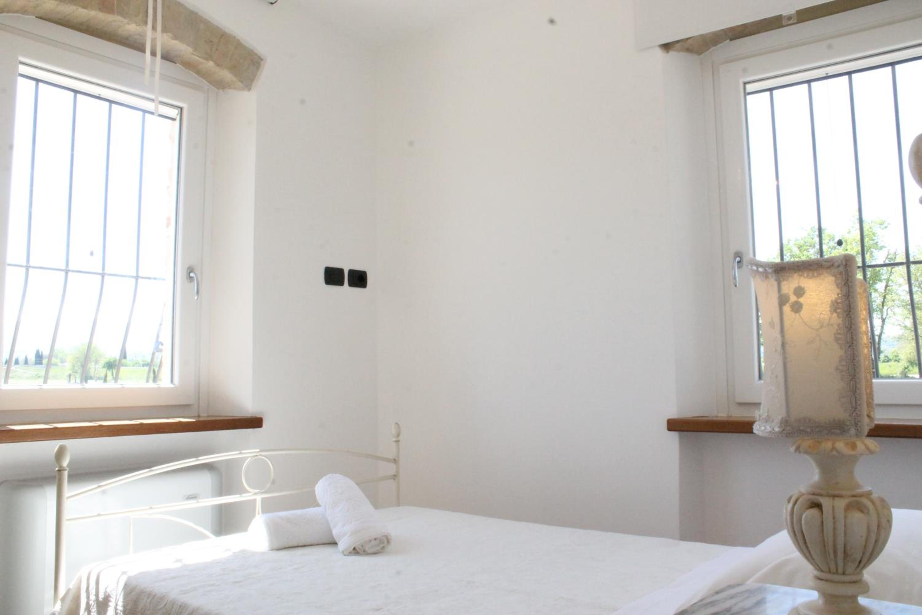 Apartment with Terrace - Photo 3
