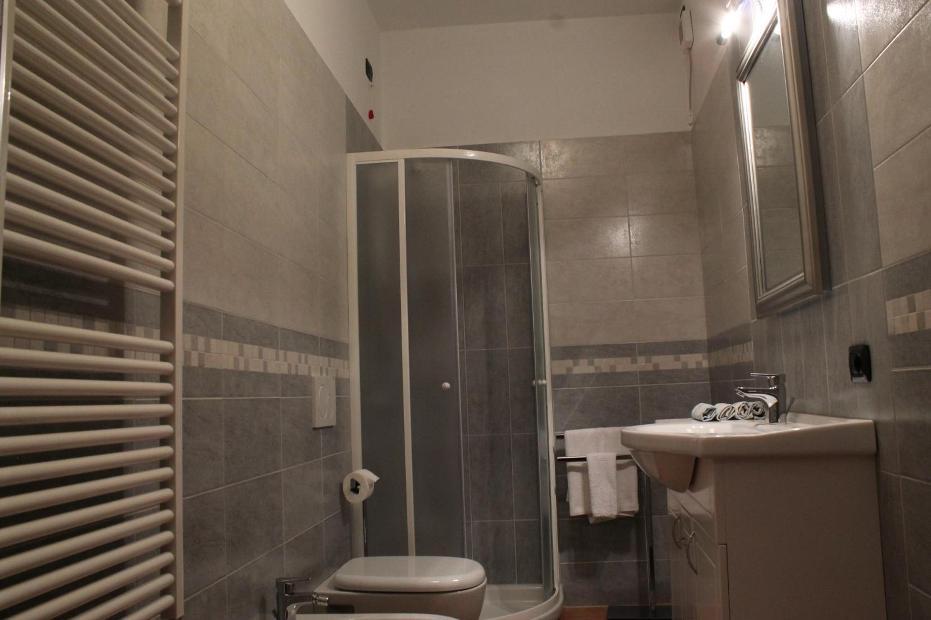 Two-Bedroom Apartment - Photo 2