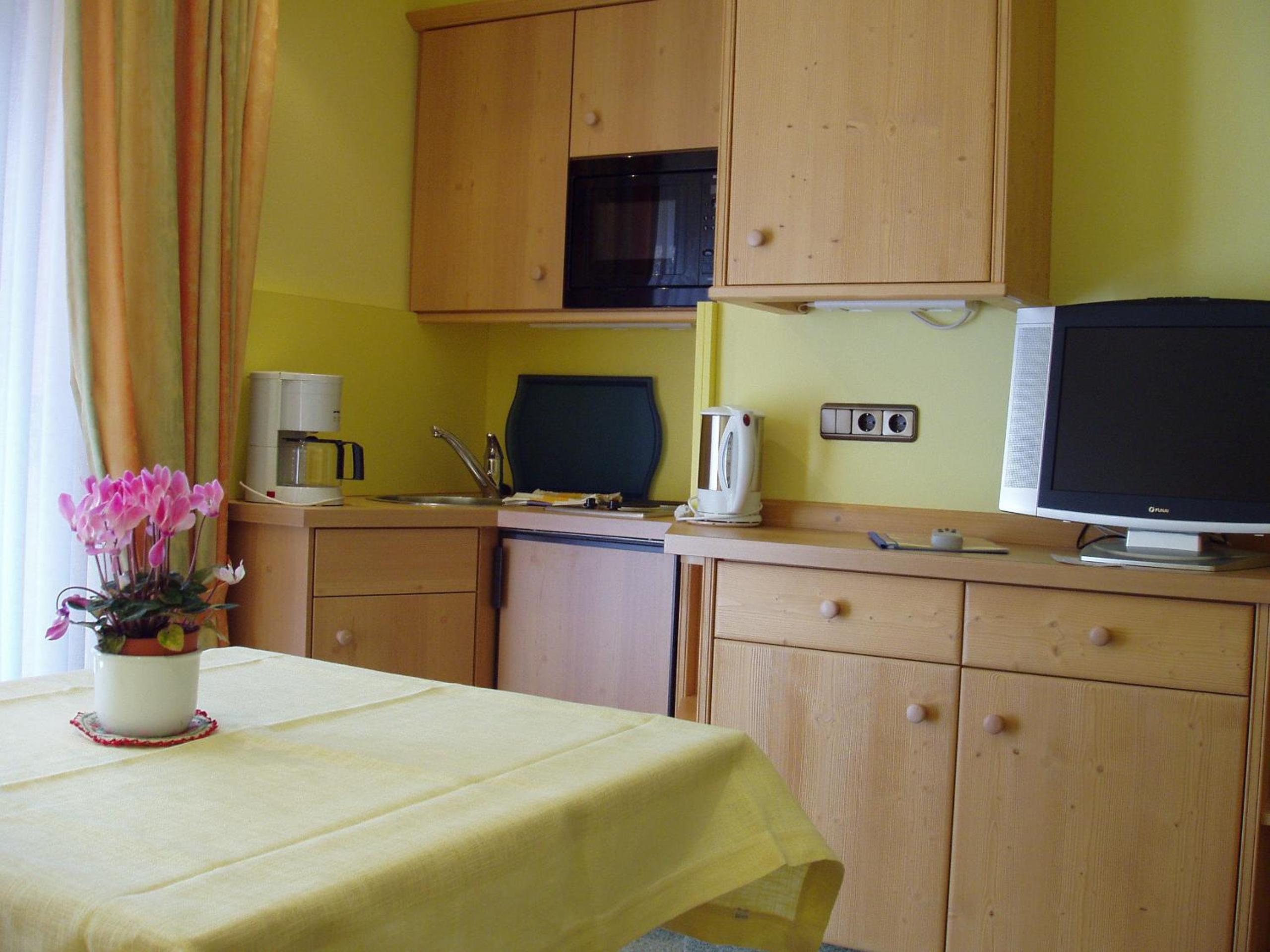 Studio Apartment with Balcony photo 3