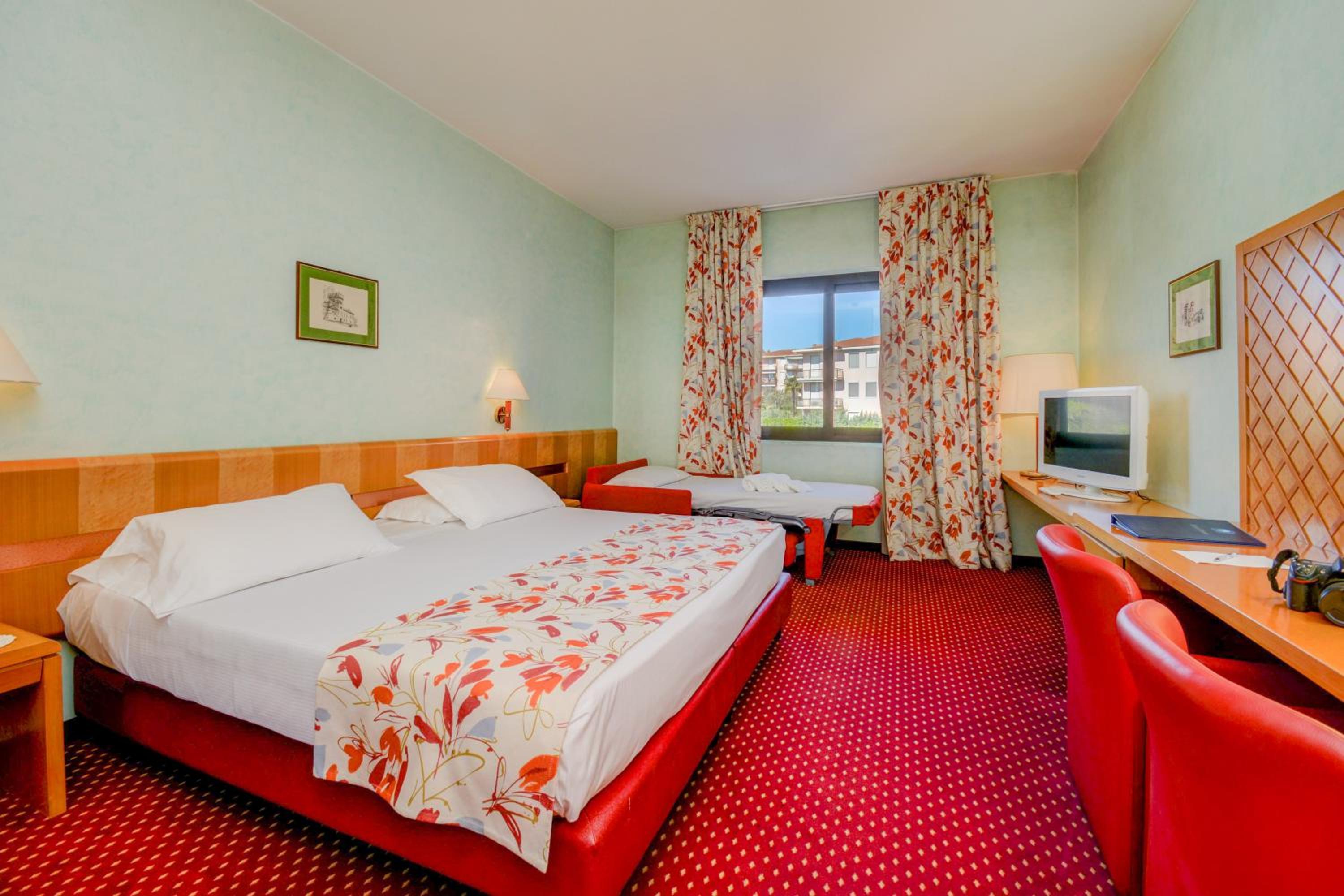 Triple Room - Photo 1