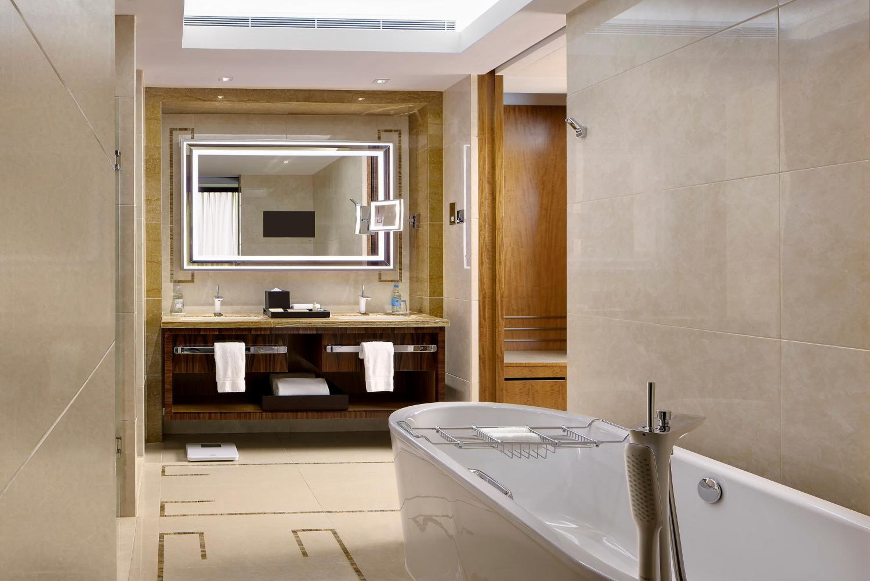 Sky Deluxe King Room