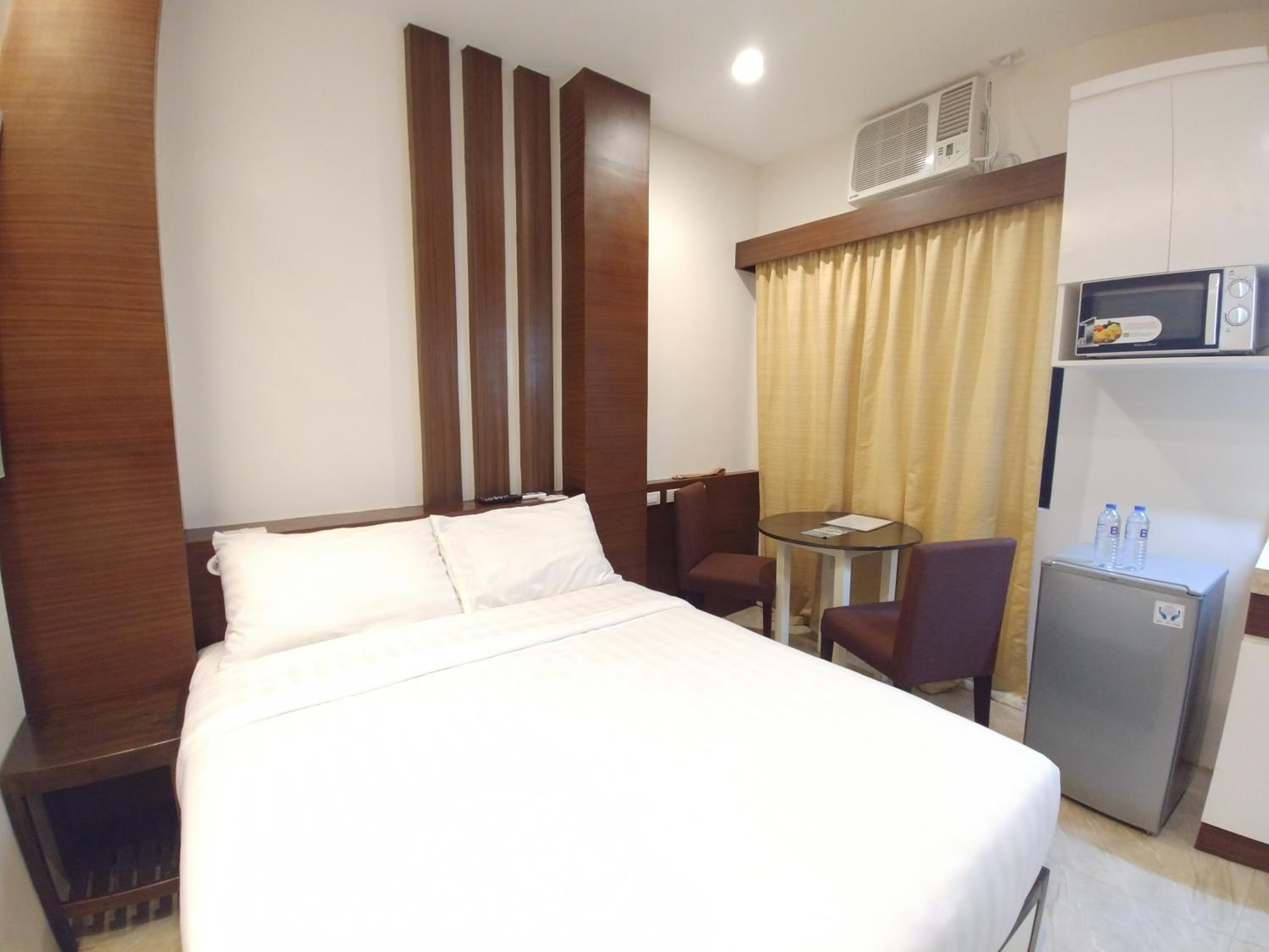 Standard Queen Room photo 3