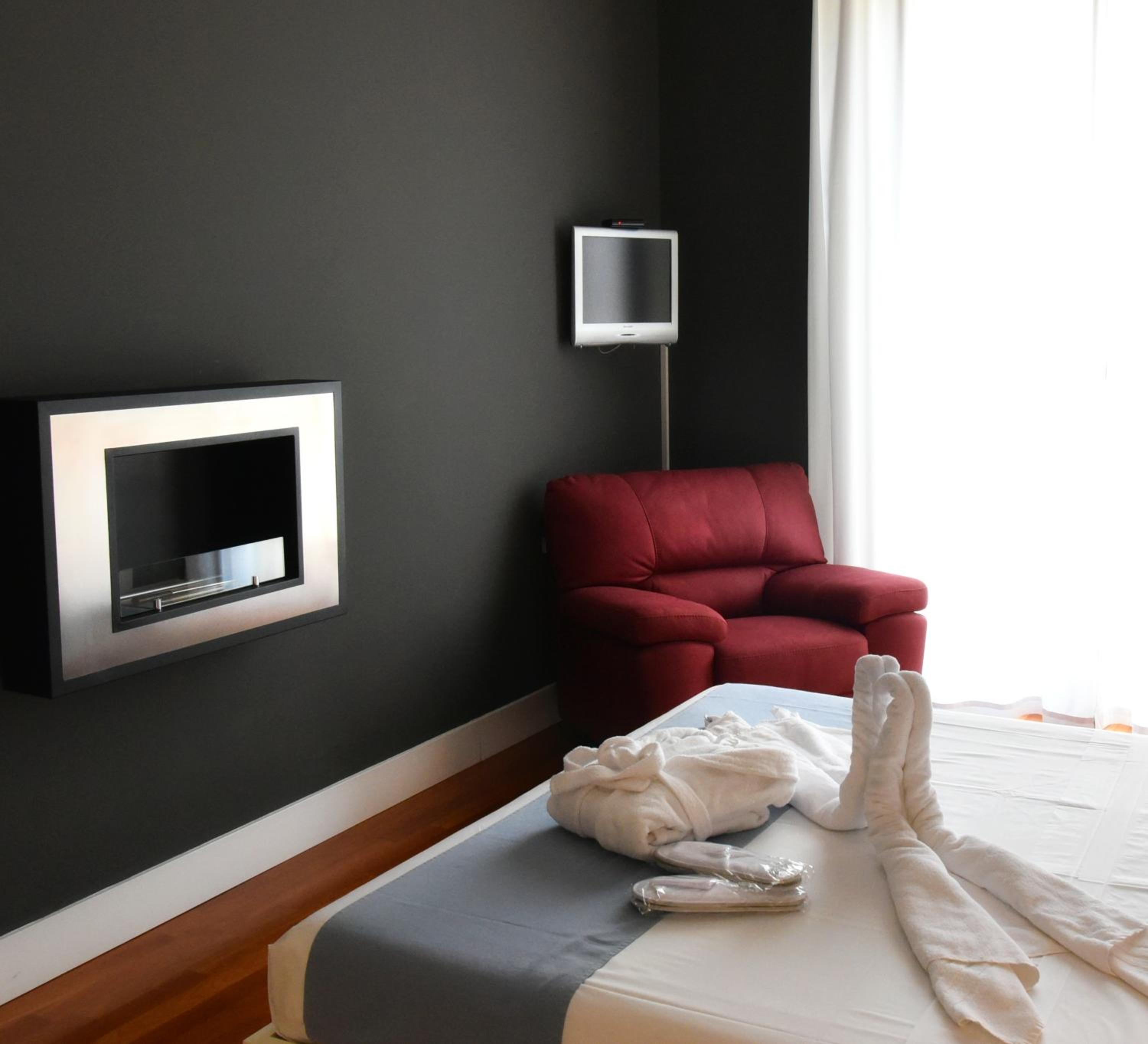 Two-Bedroom Depandance - Separate Building - Photo 18
