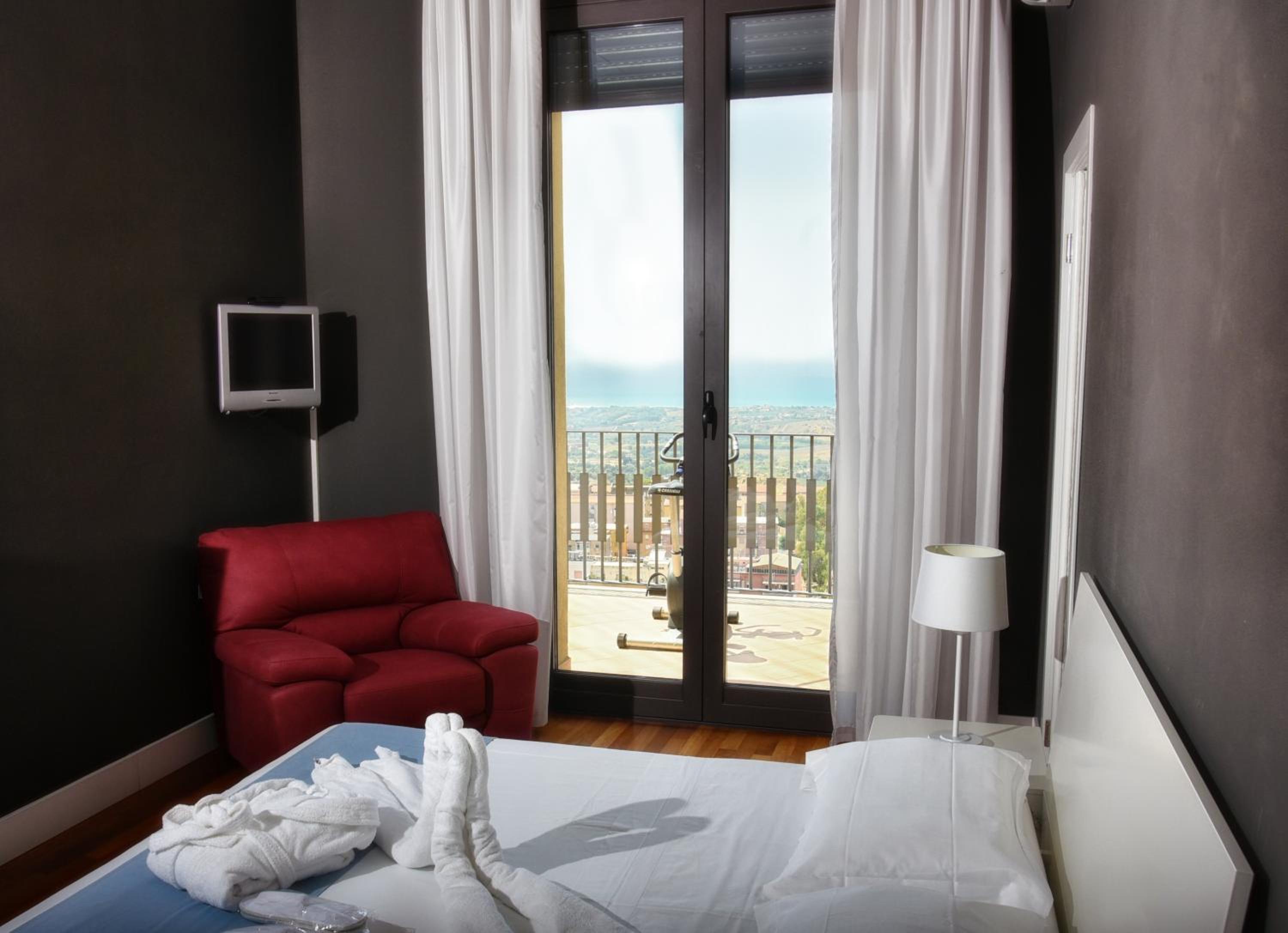 Two-Bedroom Depandance - Separate Building - Photo 17