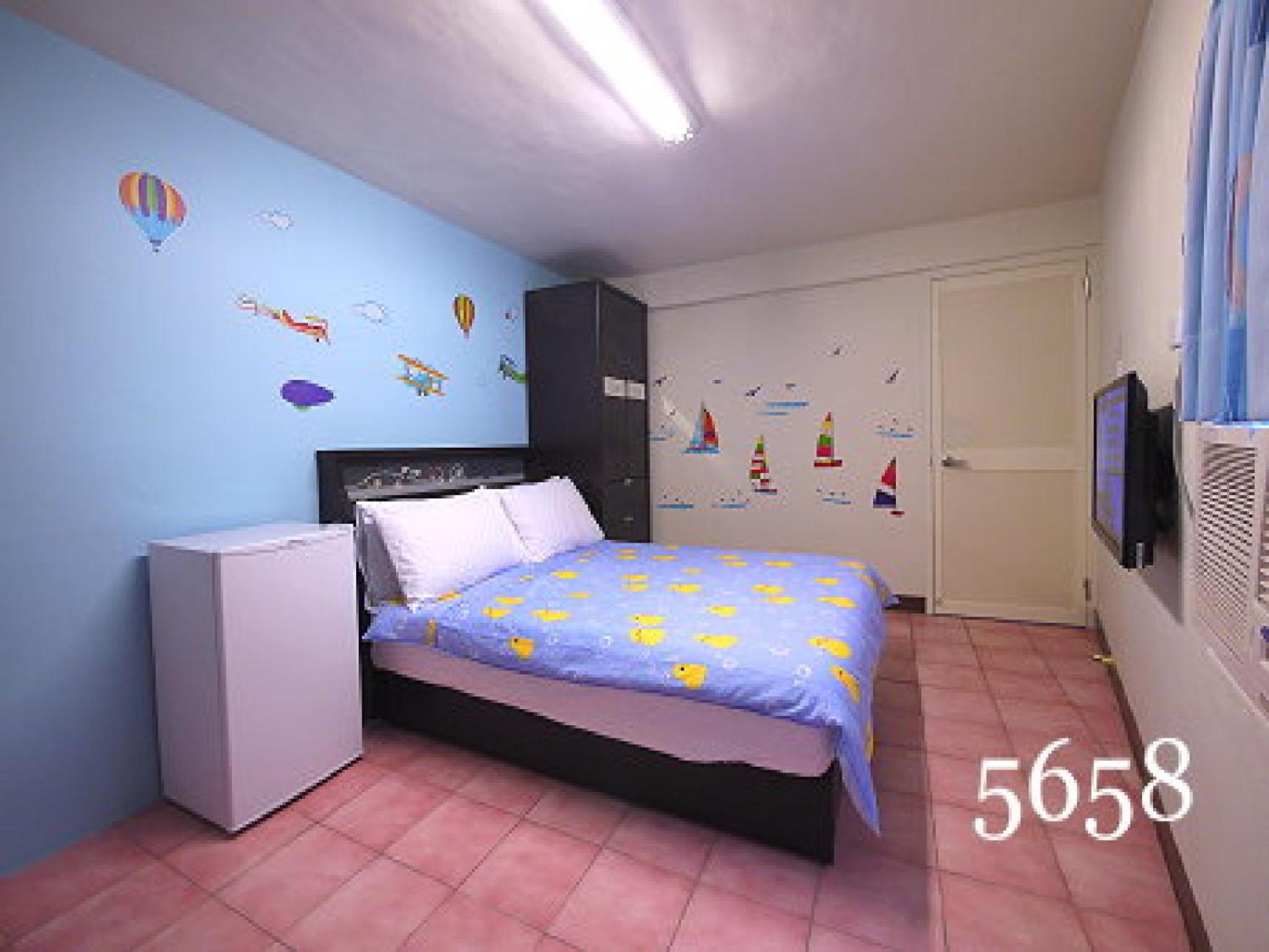 Double Room with Shared Bathroom photo 1