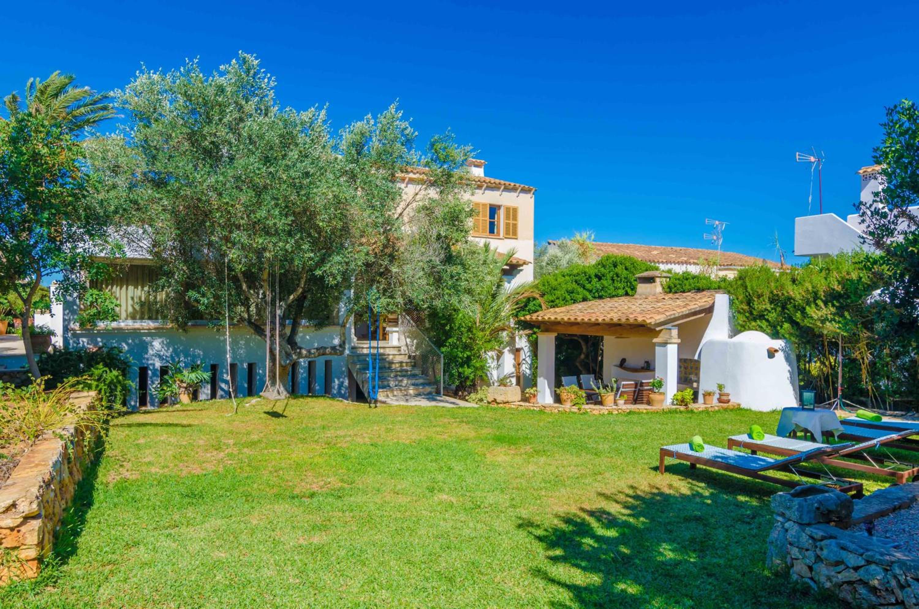 Villa photo 3