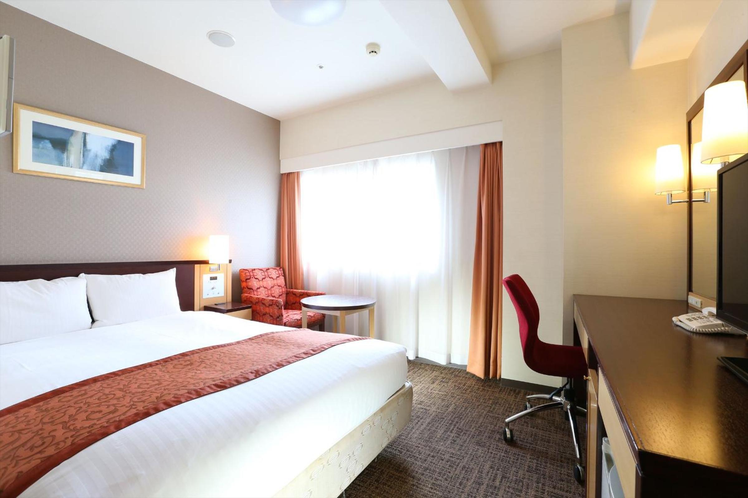 Double Room - Non-Smoking  - Photo 11