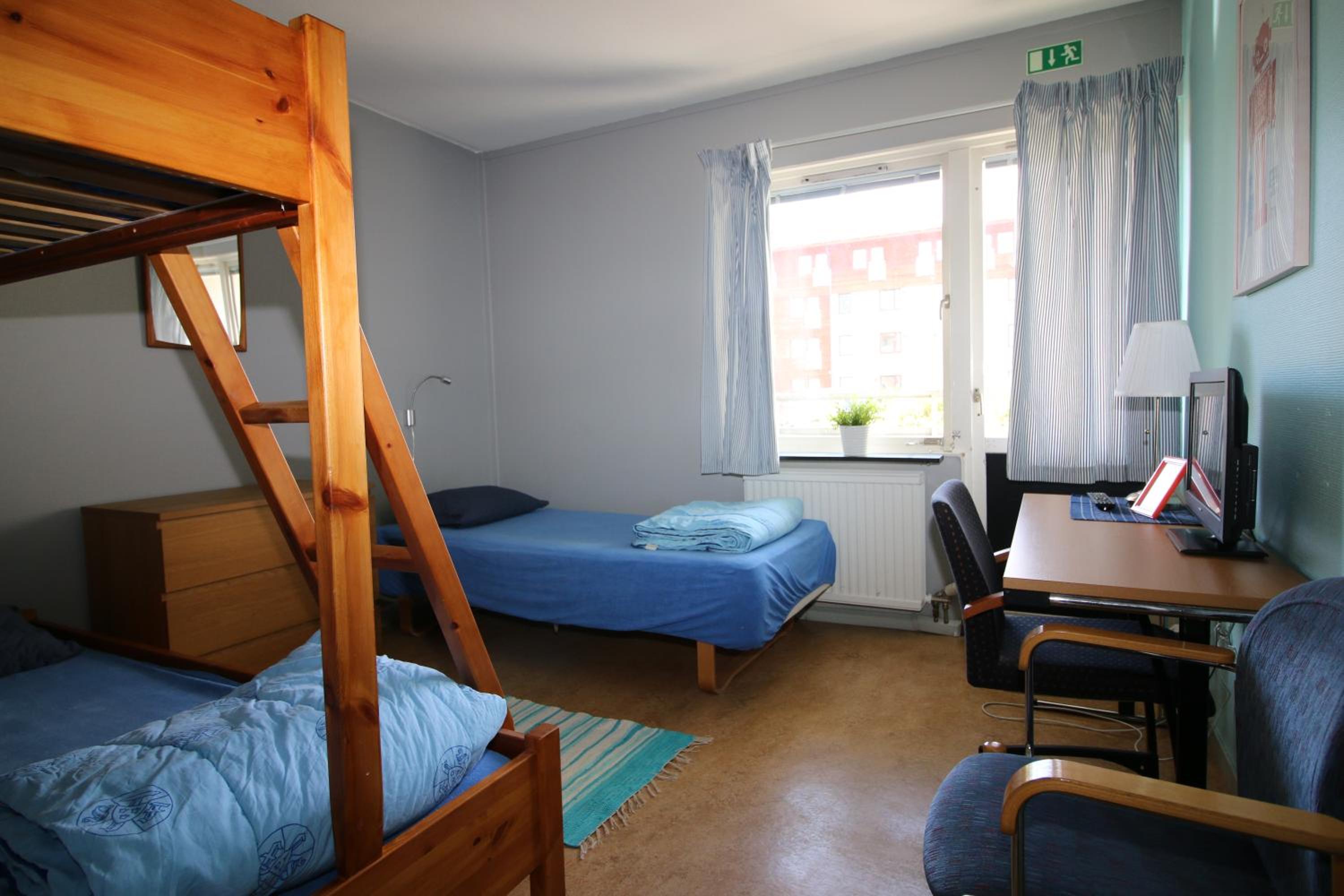 Three-Bedroom Apartment (9 Adults) photo 3