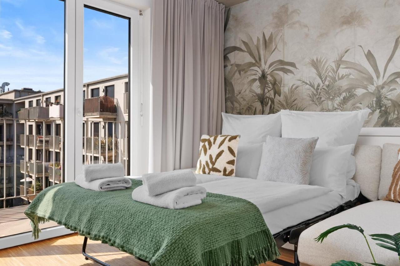 One-Bedroom Apartment with Balcony