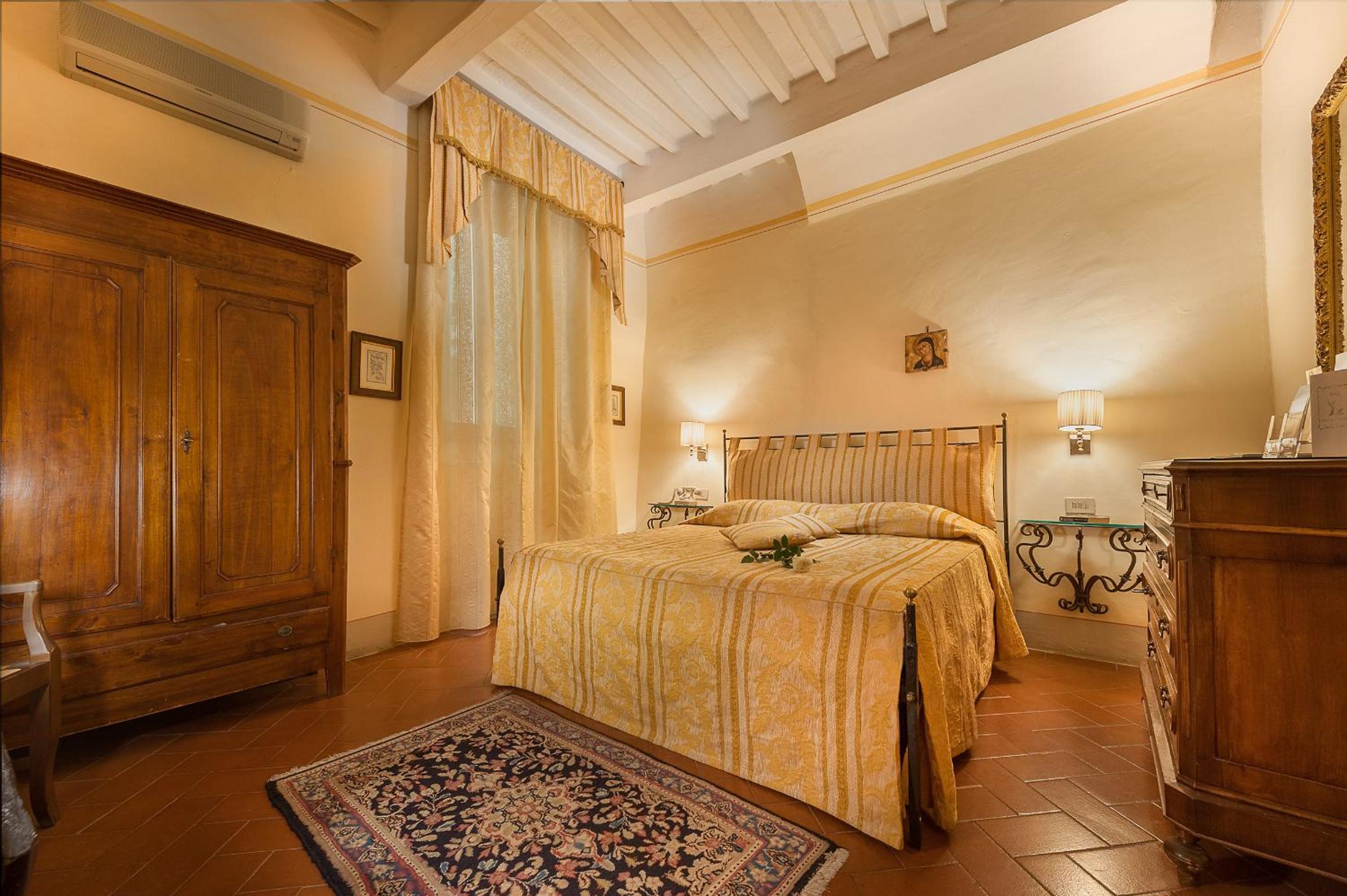 Standard Double or Twin Room photo 1