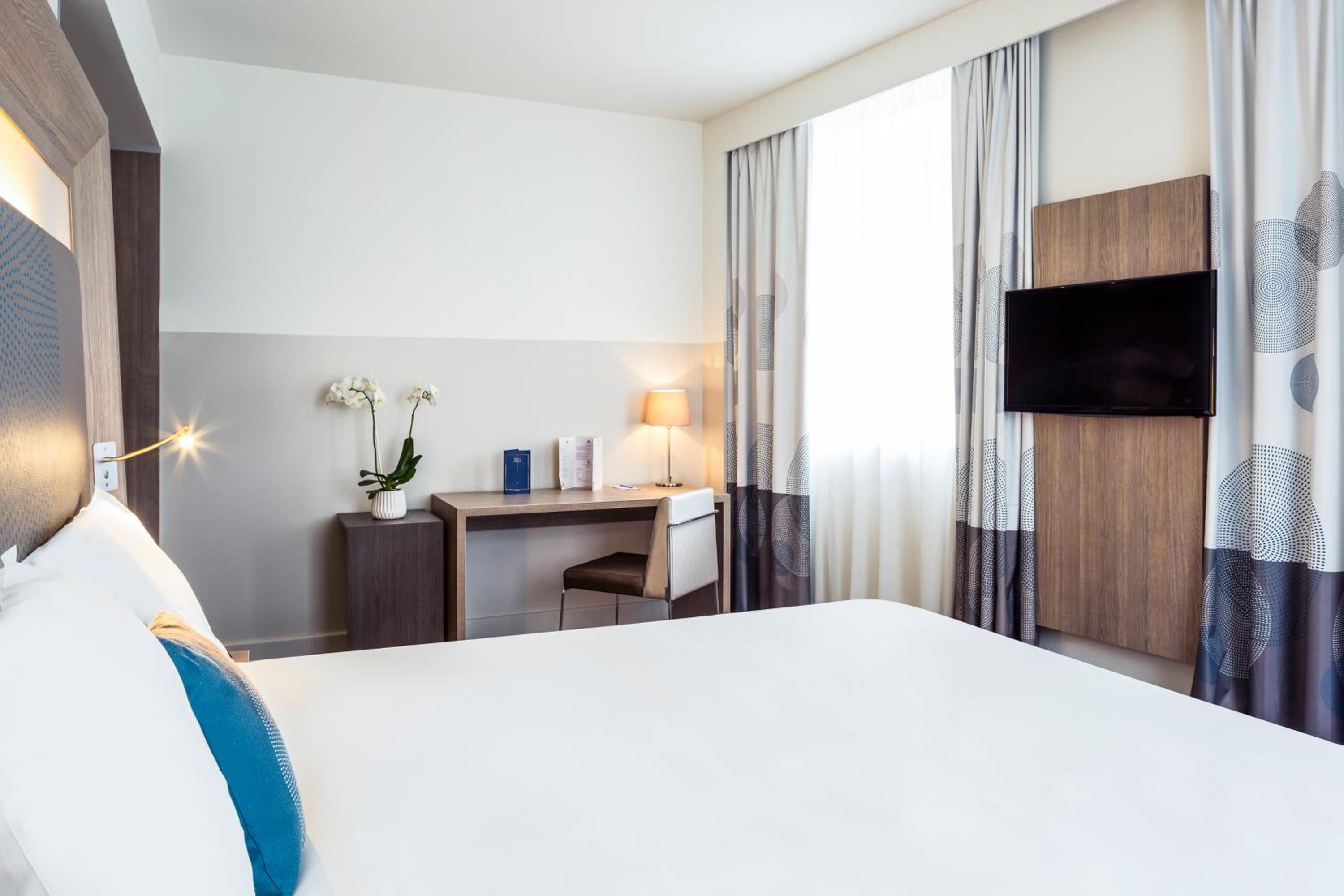 Executive Double Room - Photo 9