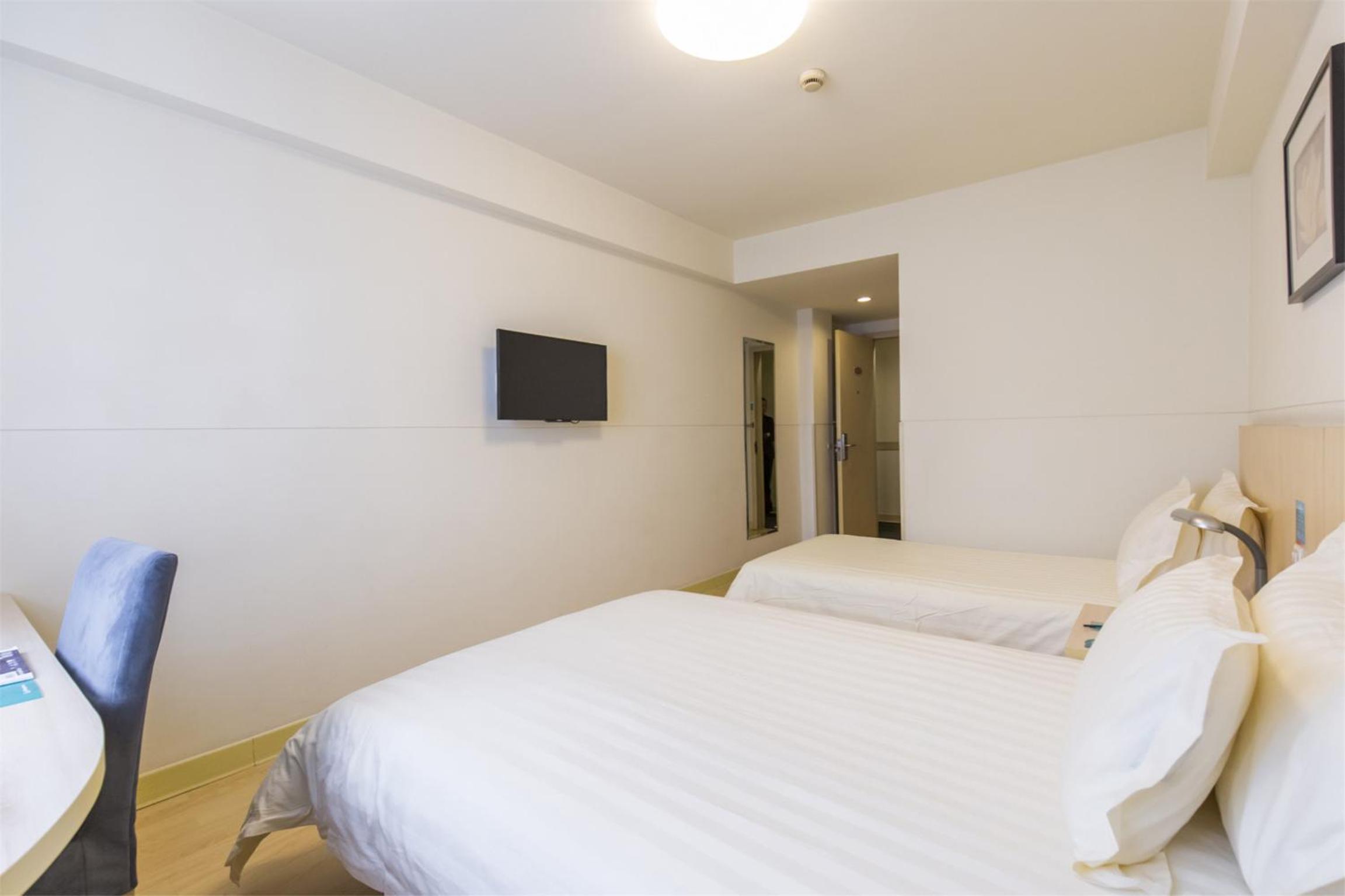 Mainland Chinese Citizens - Business Twin Room B photo 2