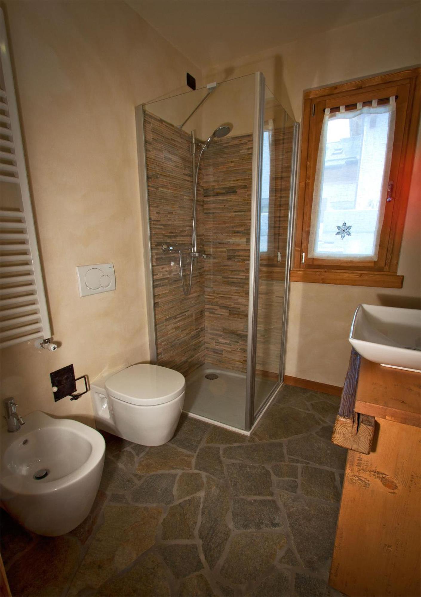 One-Bedroom Apartment with Mountain View photo 3