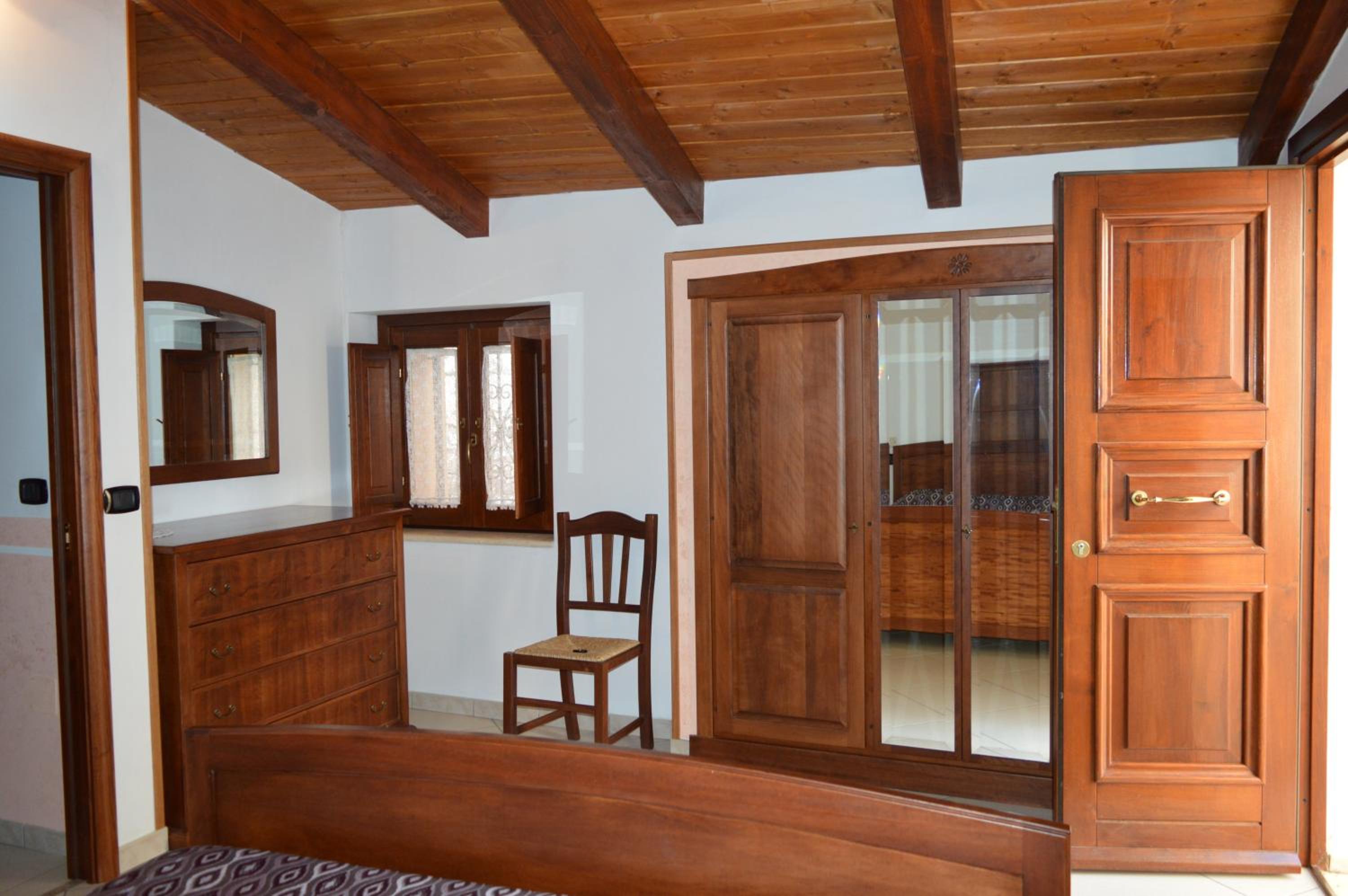 Double Room - Photo 7