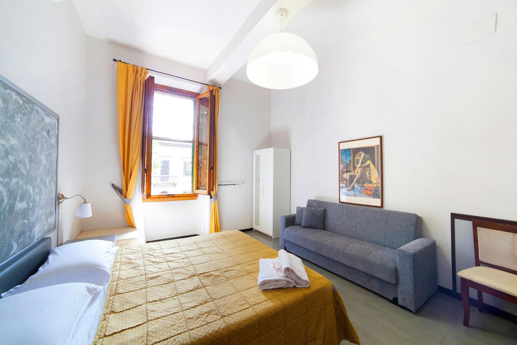 Double or Twin Room with Shared Bathroom photo 1