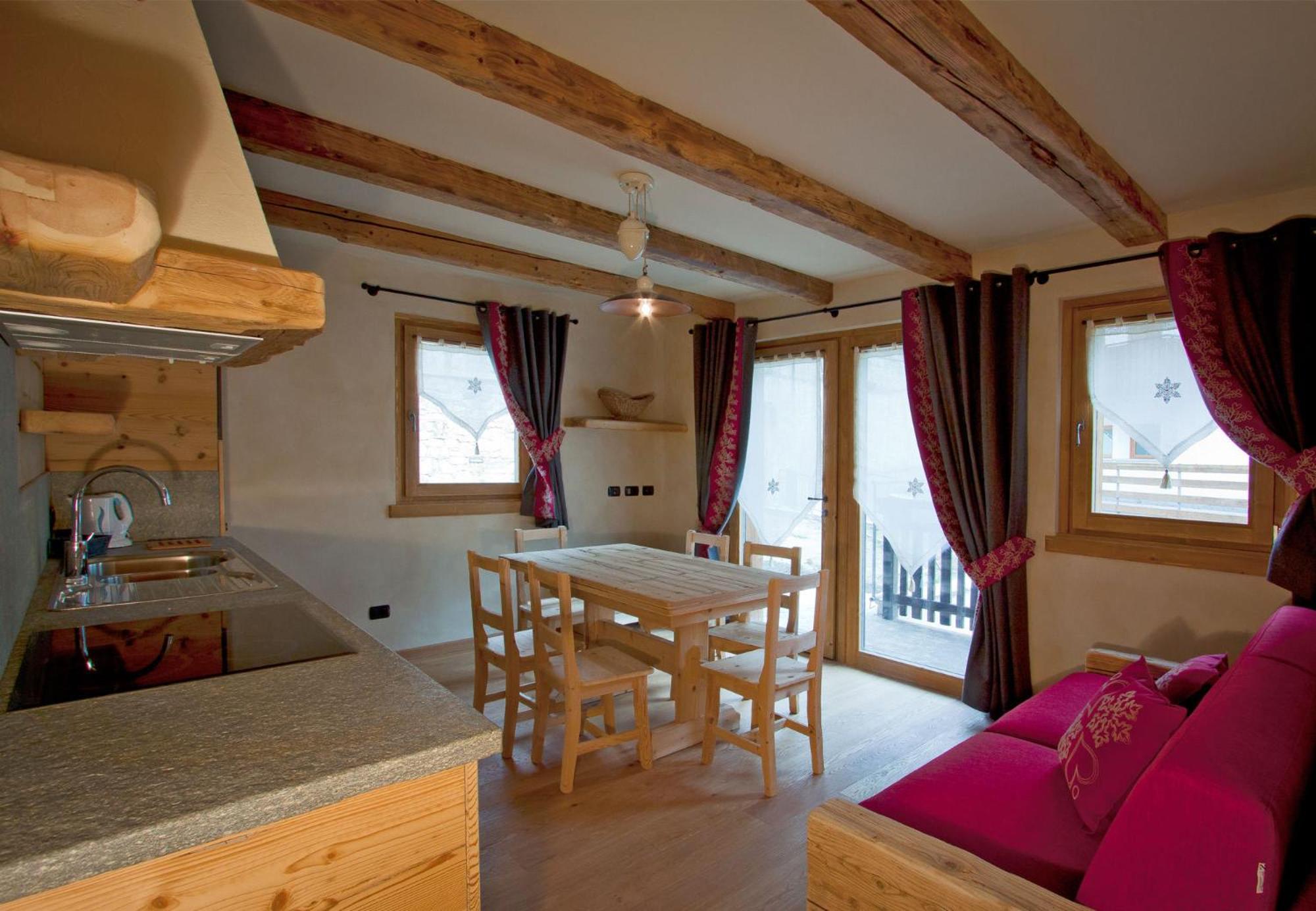 Two-Bedroom Apartment with Mountain View (4 Adults) photo 2
