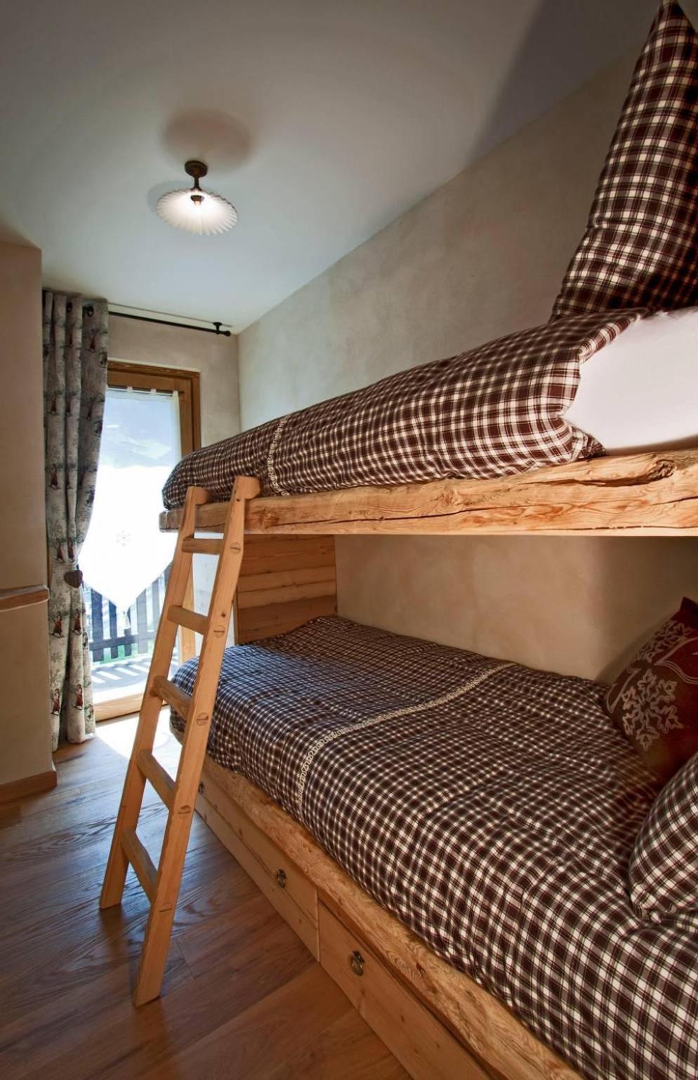 Two-Bedroom Apartment with Mountain View (4 Adults) photo 1