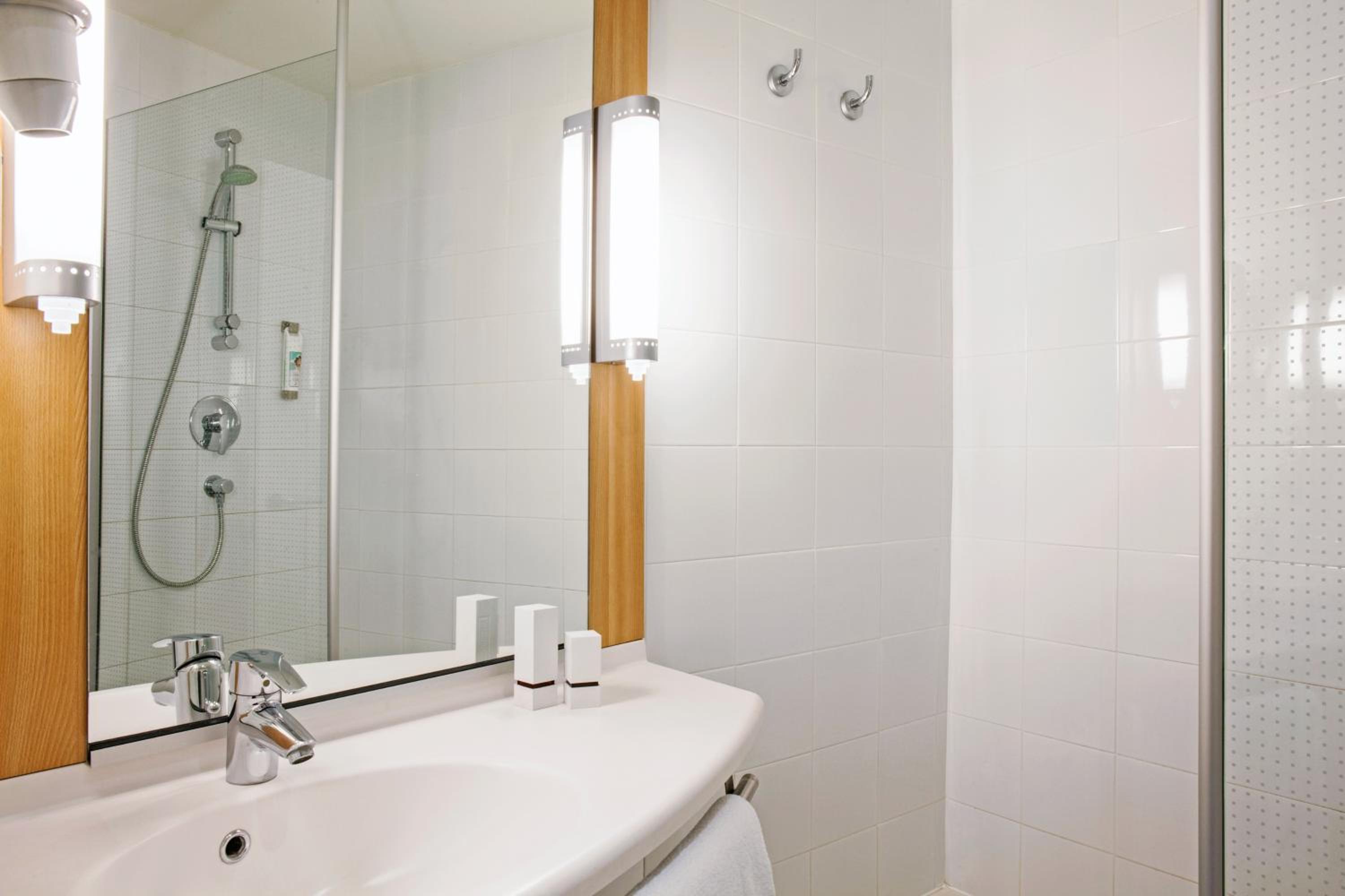 Double Room - Photo 5