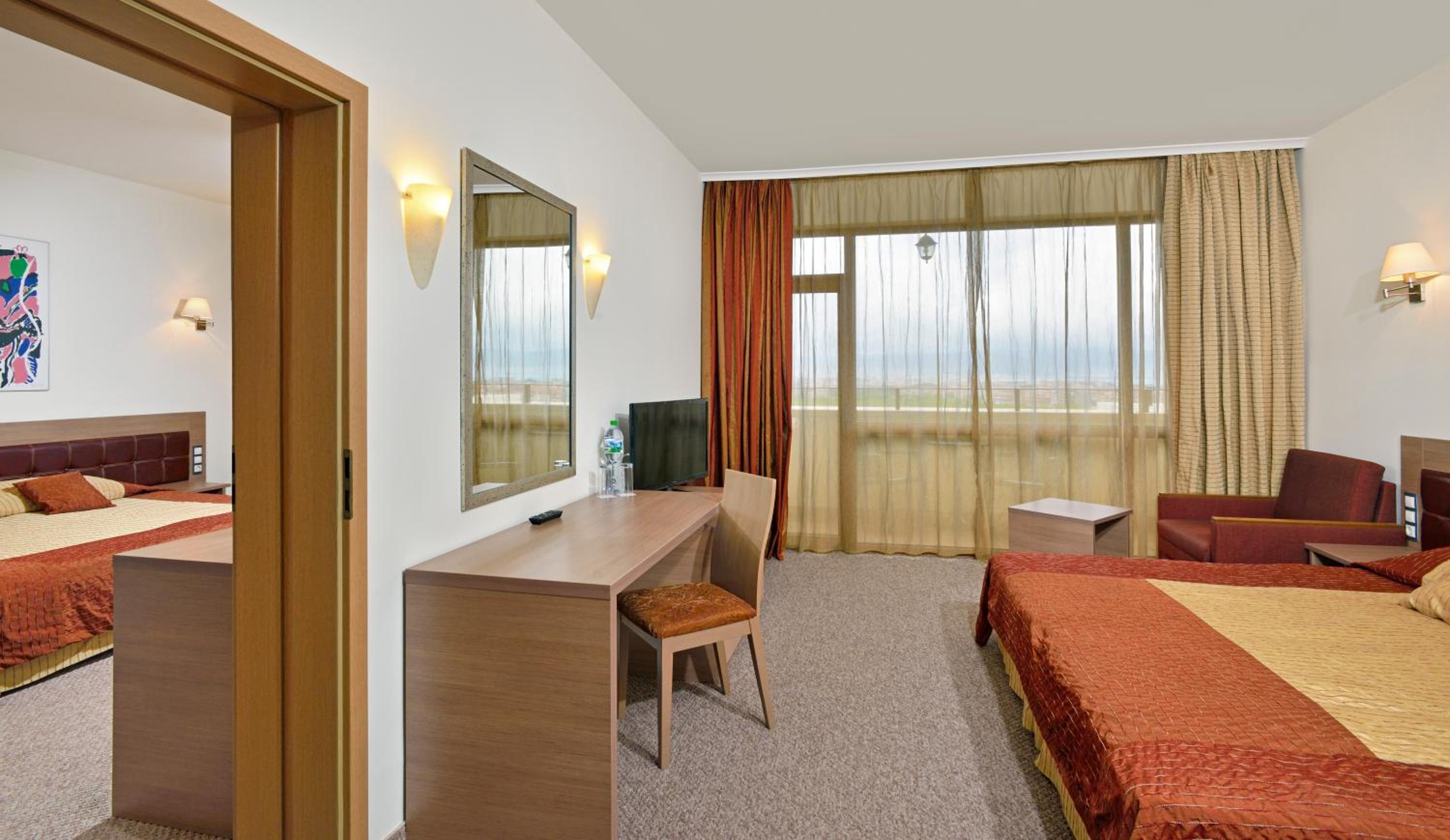 Family Room with Park View ( 2 Adults + 2 Children )
