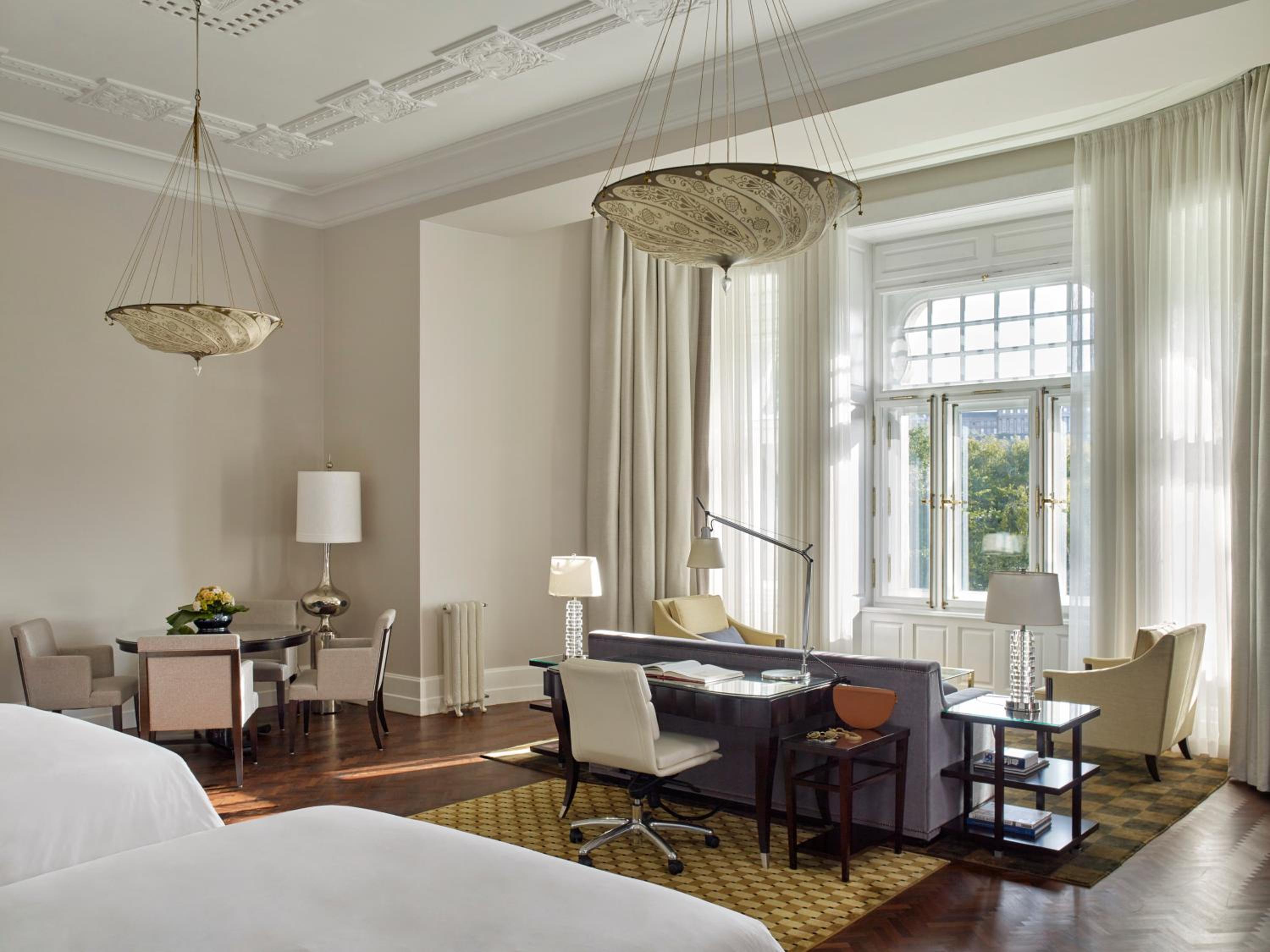 River View Park Suite with Two Queen Beds - Photo 3