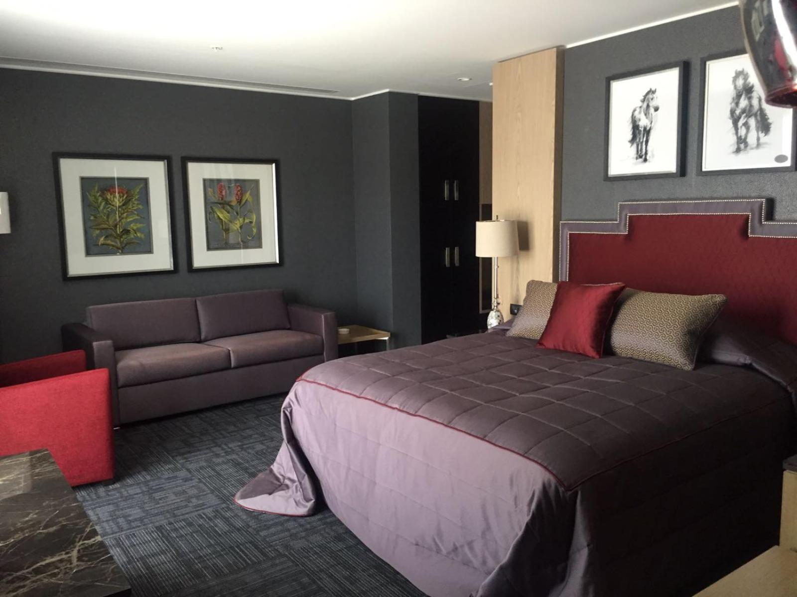 Diamond Deluxe Room thumbnail 5