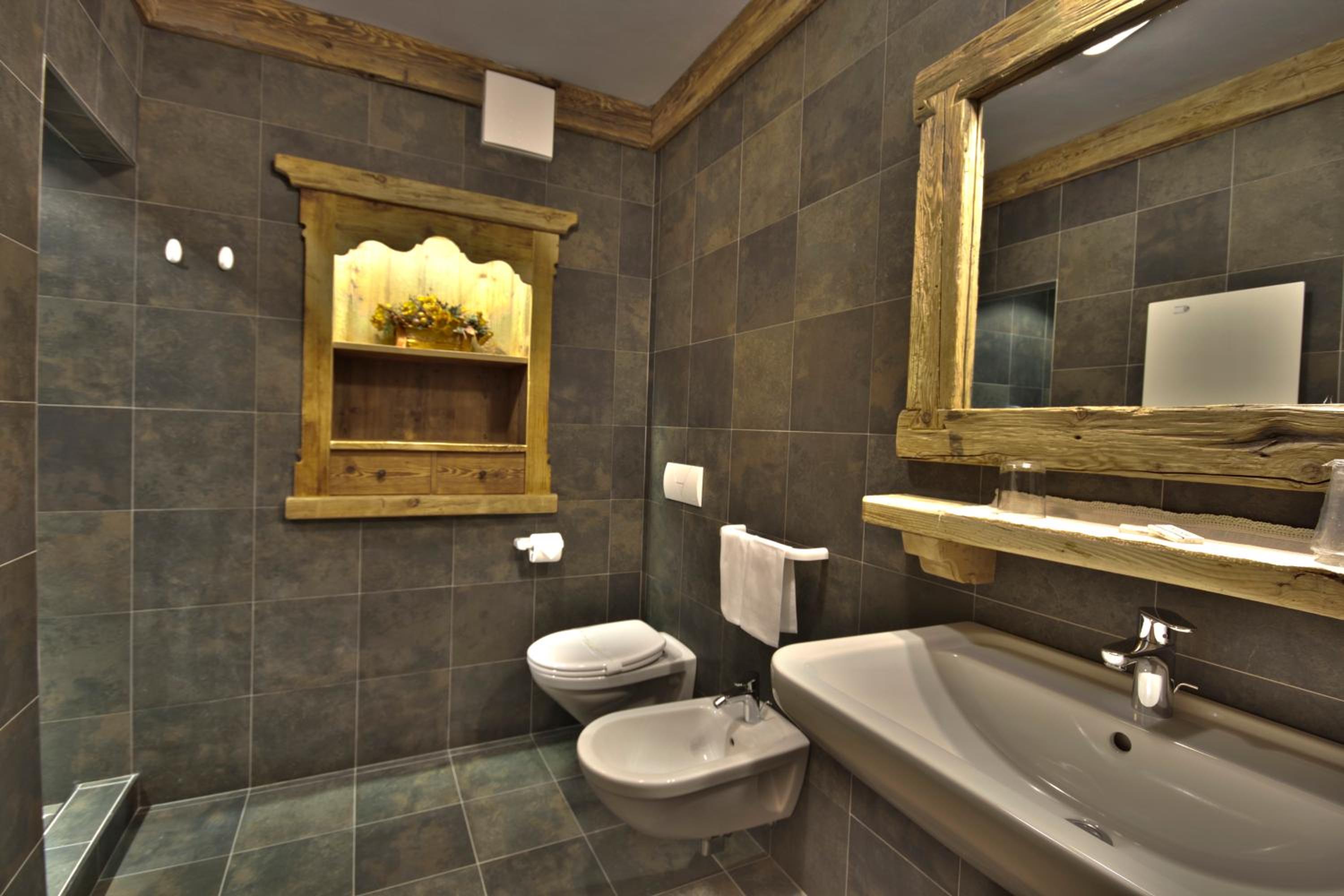 Family Room with Two Bedrooms and One Bathroom photo 2