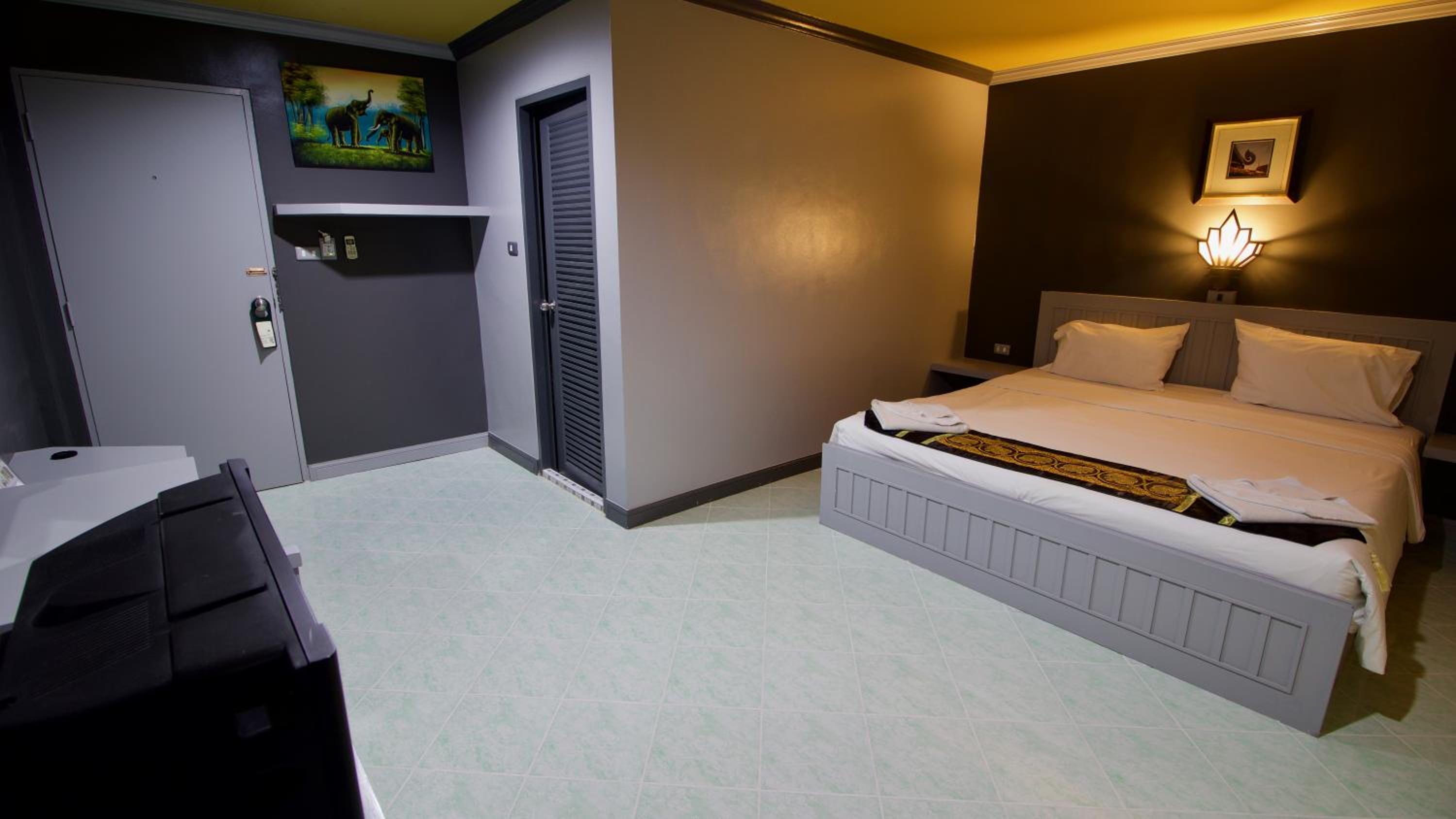 Classic Double Room with City View photo 3