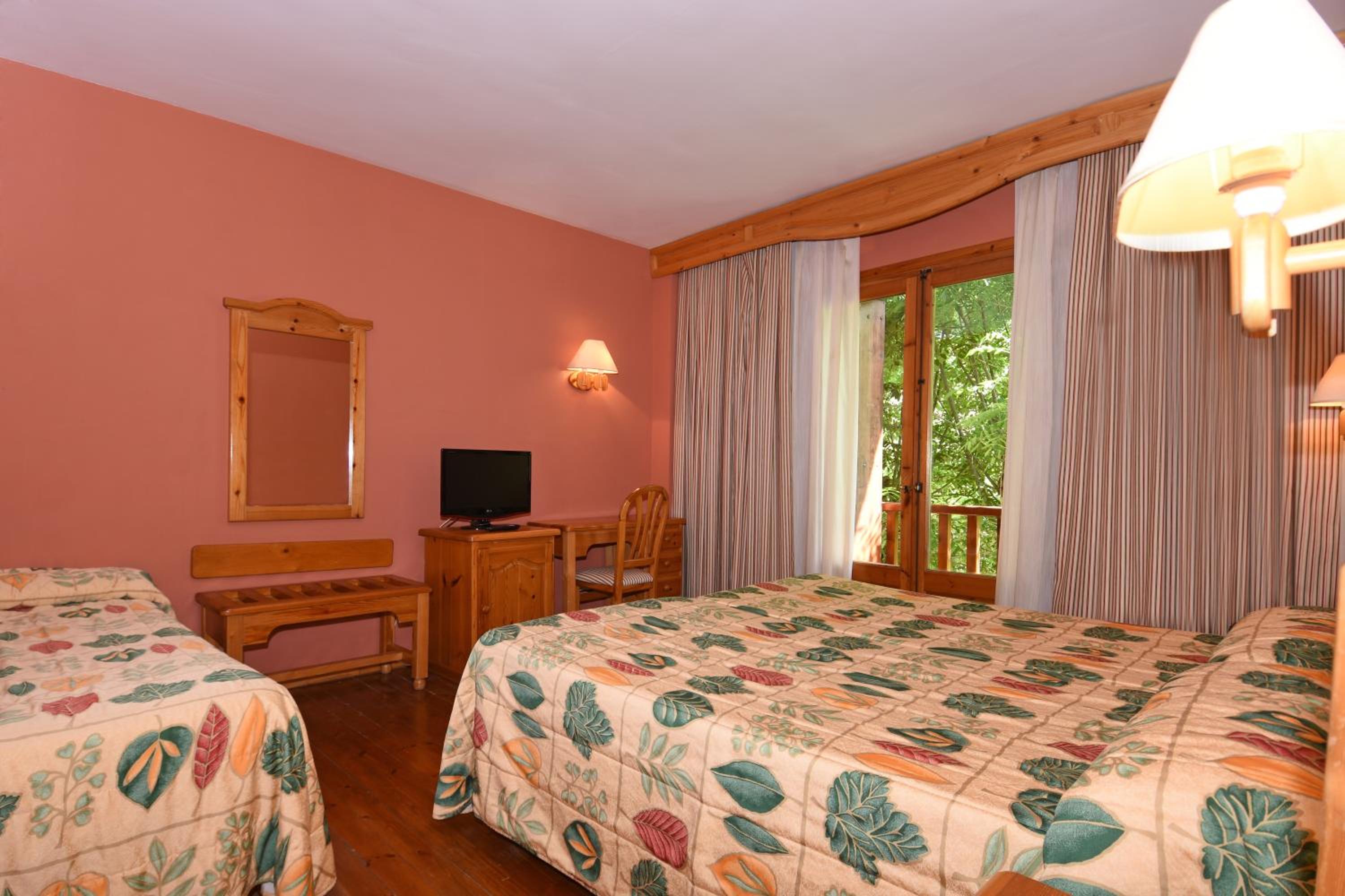 Standard Triple Room photo 2