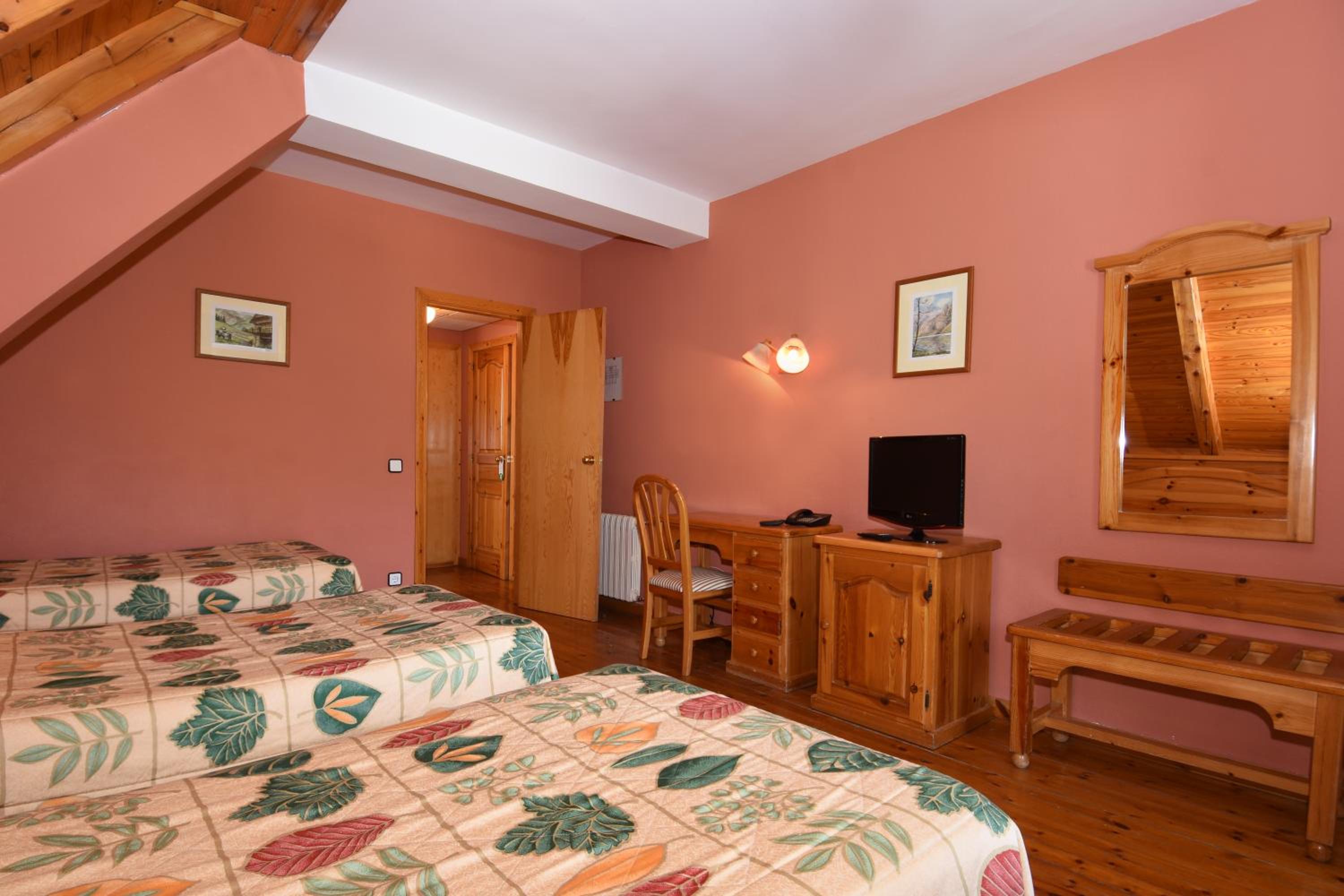 Triple Attic Room photo 3