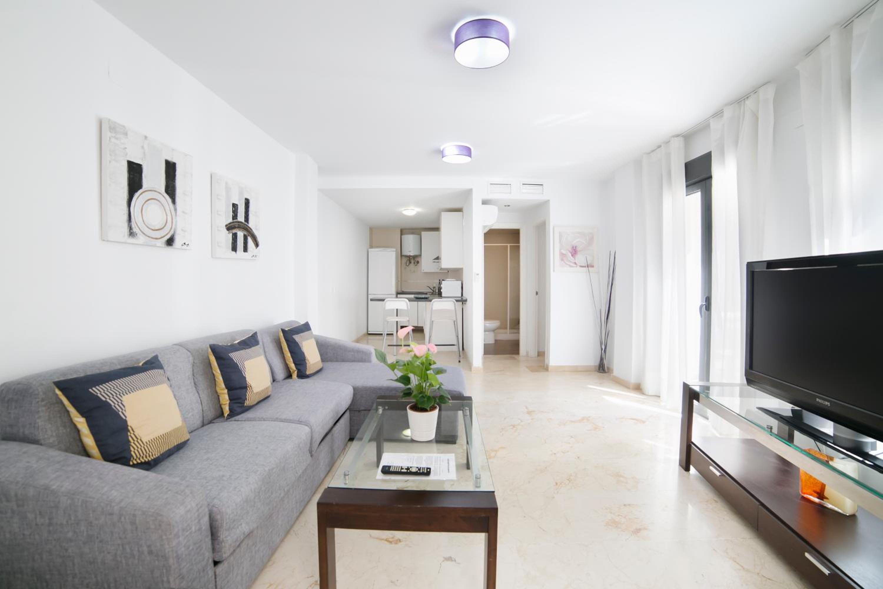 Apartamento con Balcón - B2B