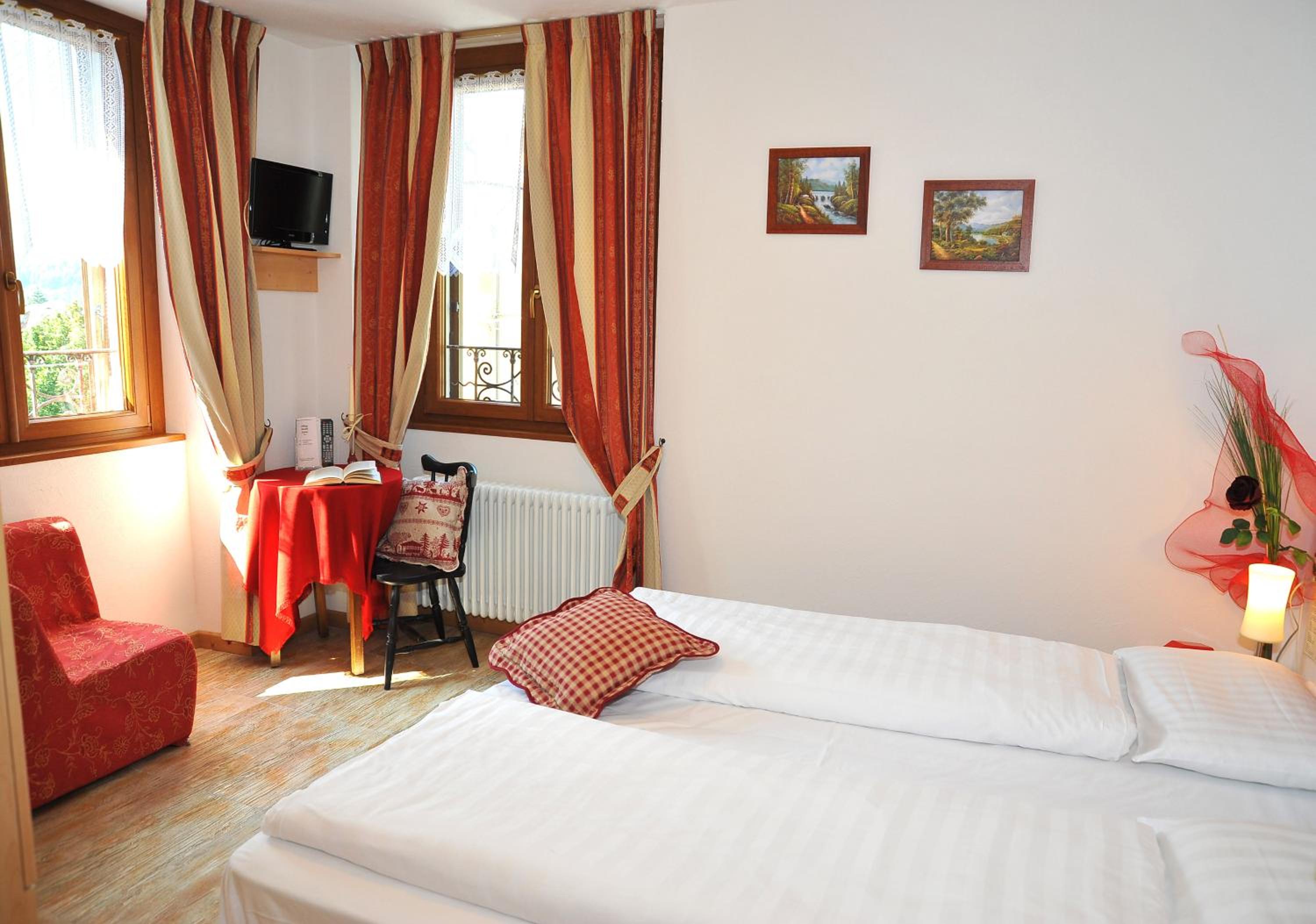 One-Bedroom Apartment (4 Adults) photo 2