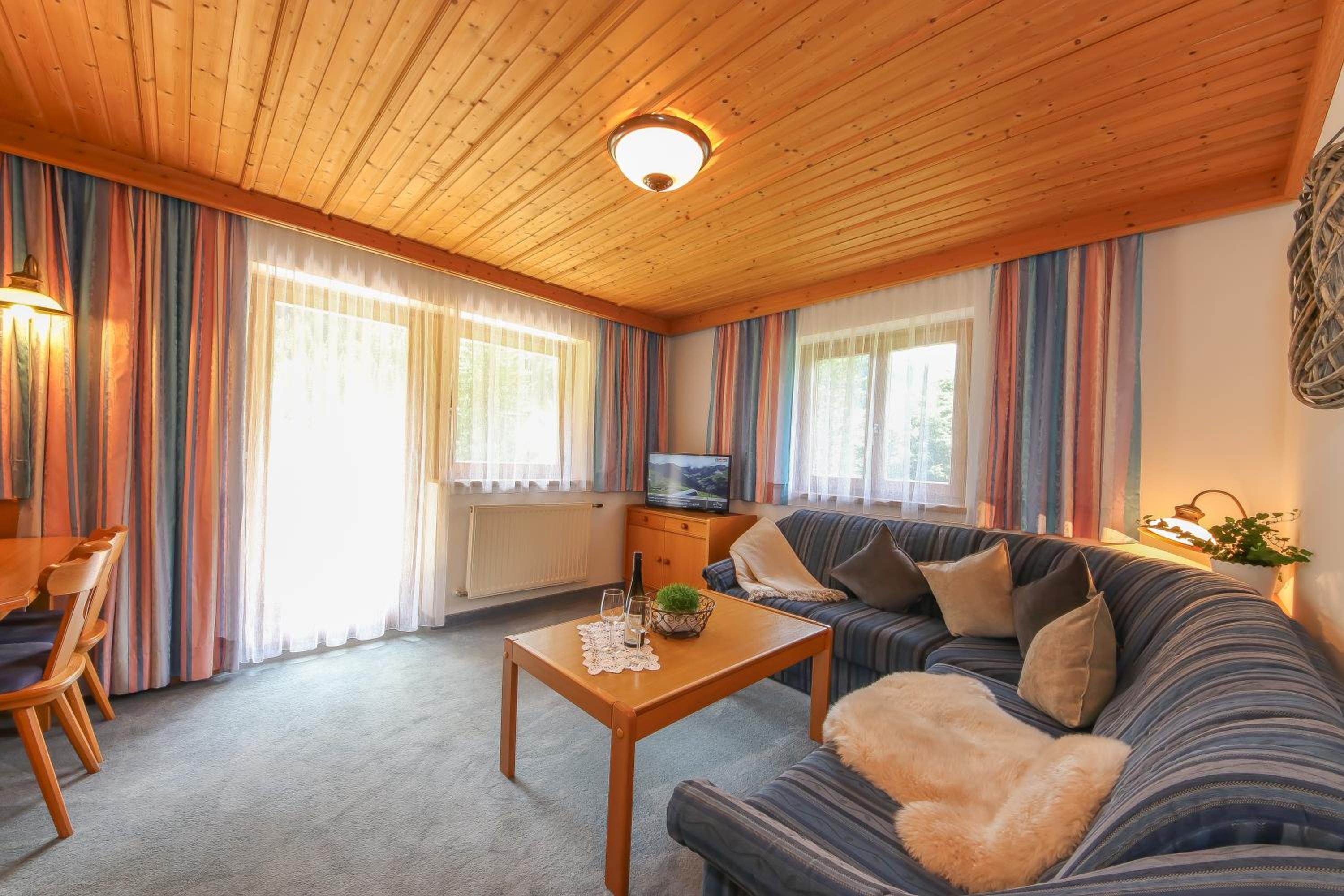 Two-Bedroom Apartment with Balcony (4 Adults) photo 3