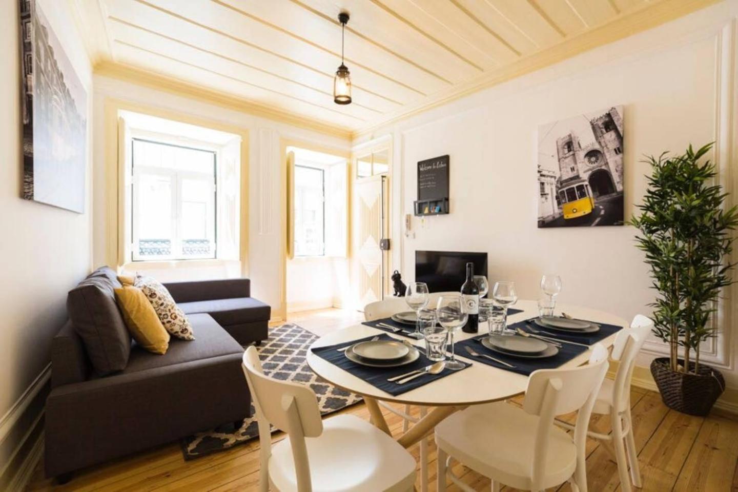 Two-Bedroom Apartment - Photo 7