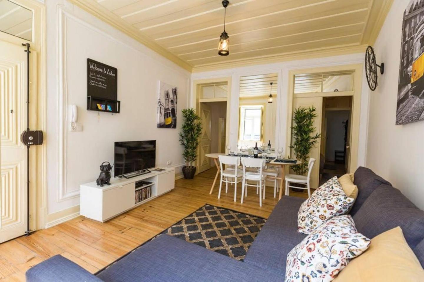 Two-Bedroom Apartment - Photo 11