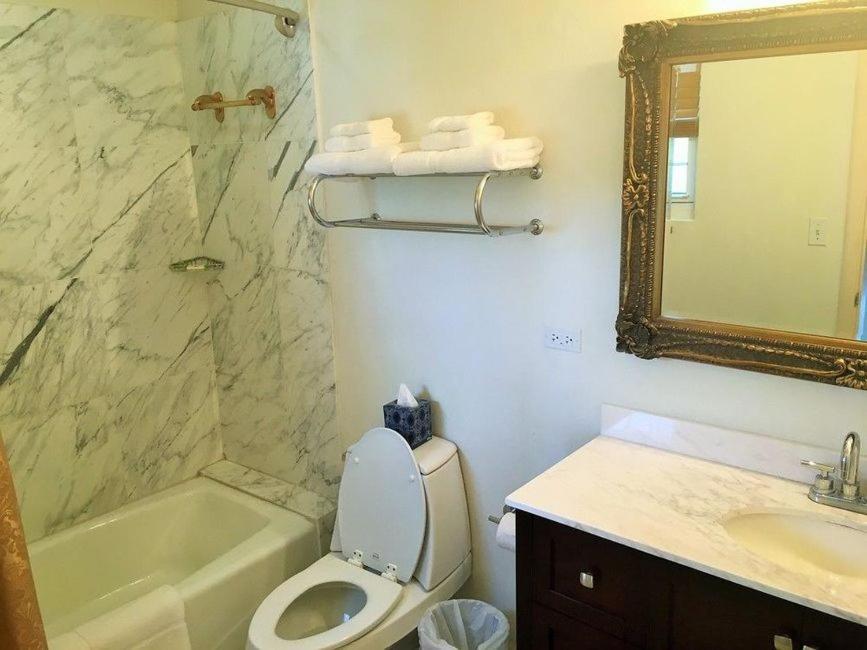Pearl Room