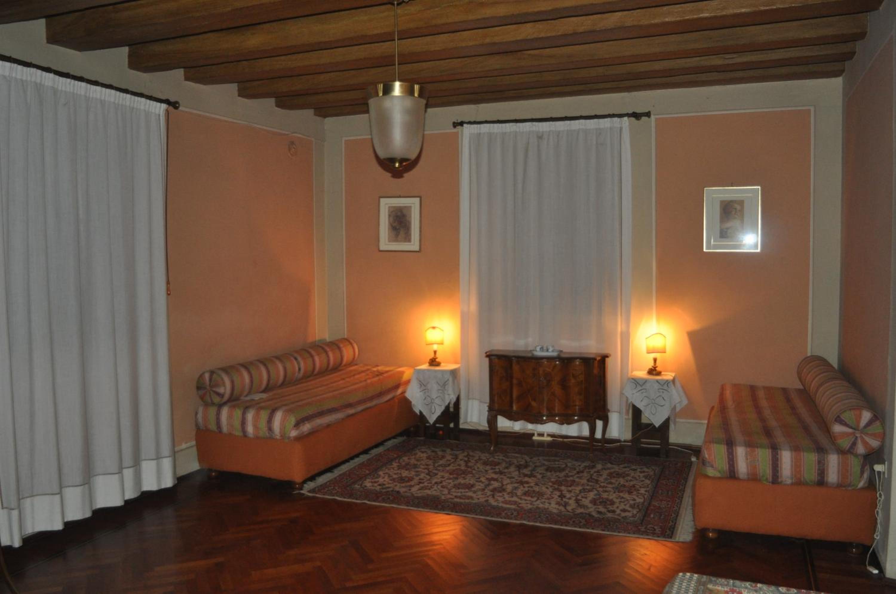 Villa photo 2