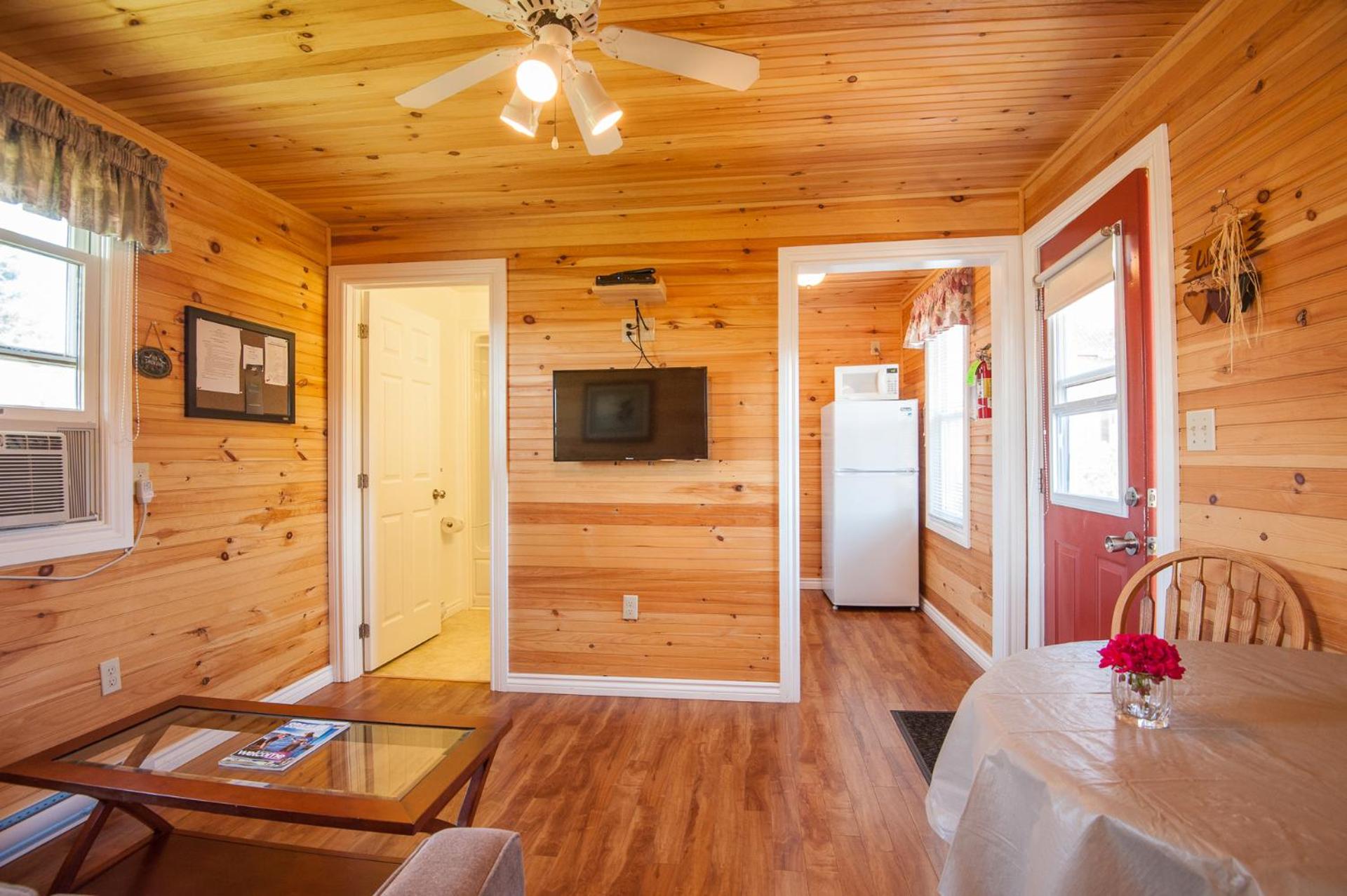 One-Bedroom Deluxe Cottage photo 1