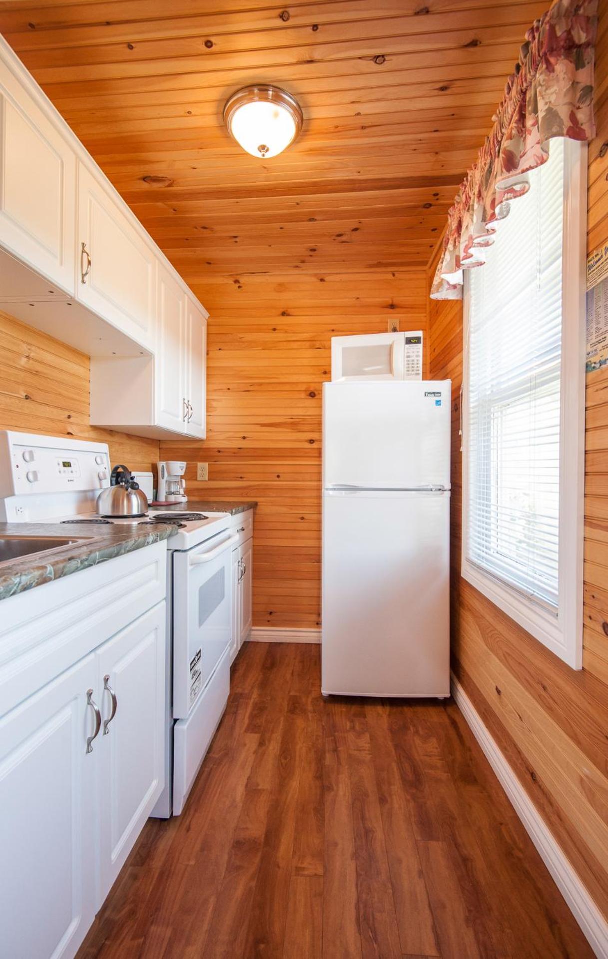 One-Bedroom Deluxe Cottage photo 2