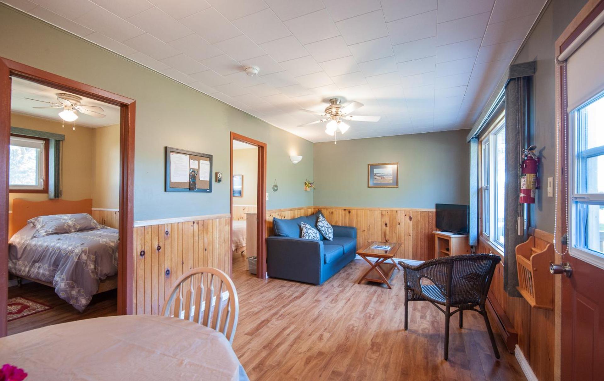 Three-Bedroom Deluxe Cottage photo 1