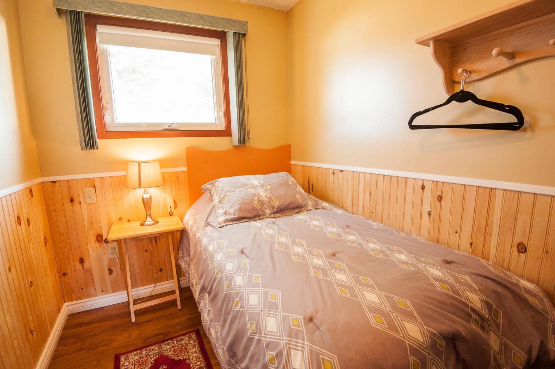 Three-Bedroom Deluxe Cottage photo 3