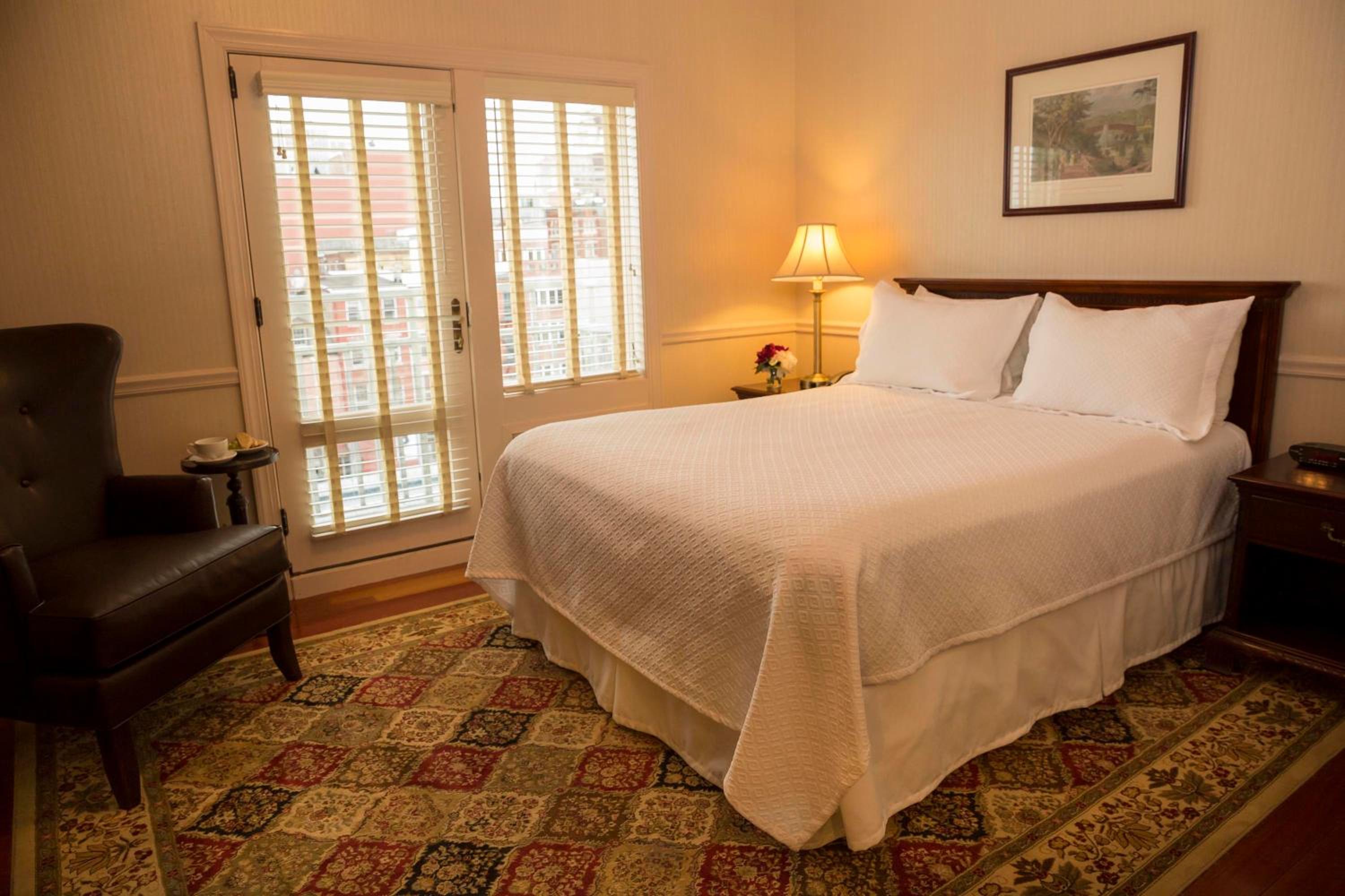 Queen Room - Photo 1