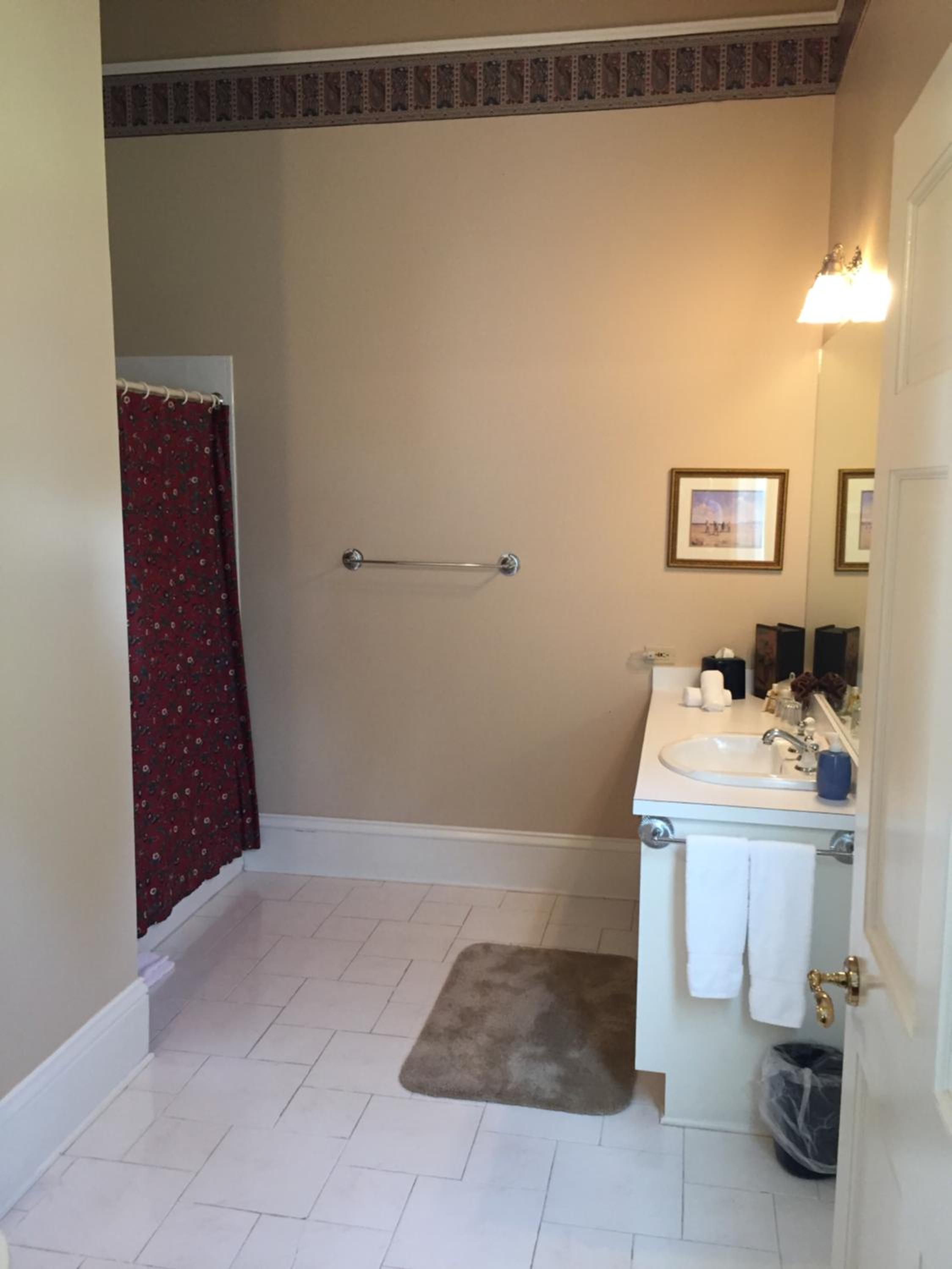 King Room - Disability Access - Photo 2