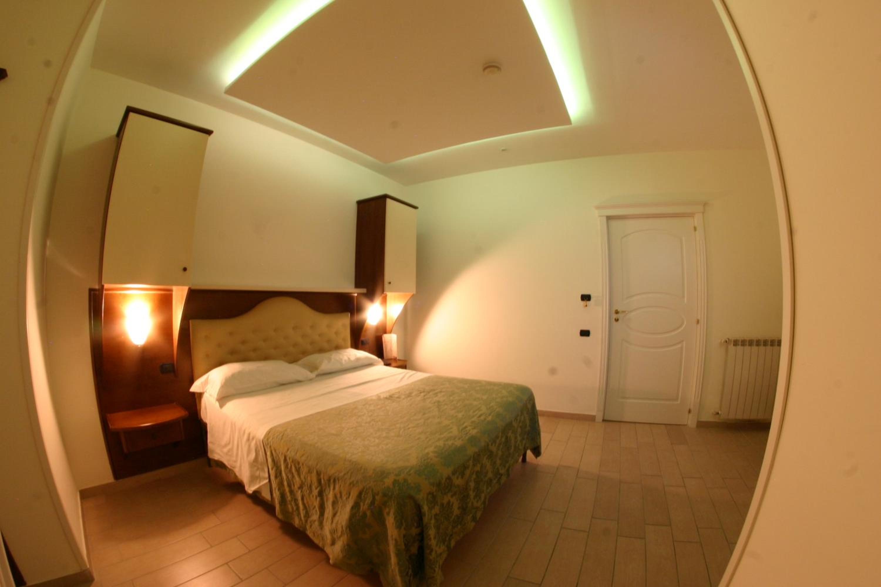 Hotel Chic