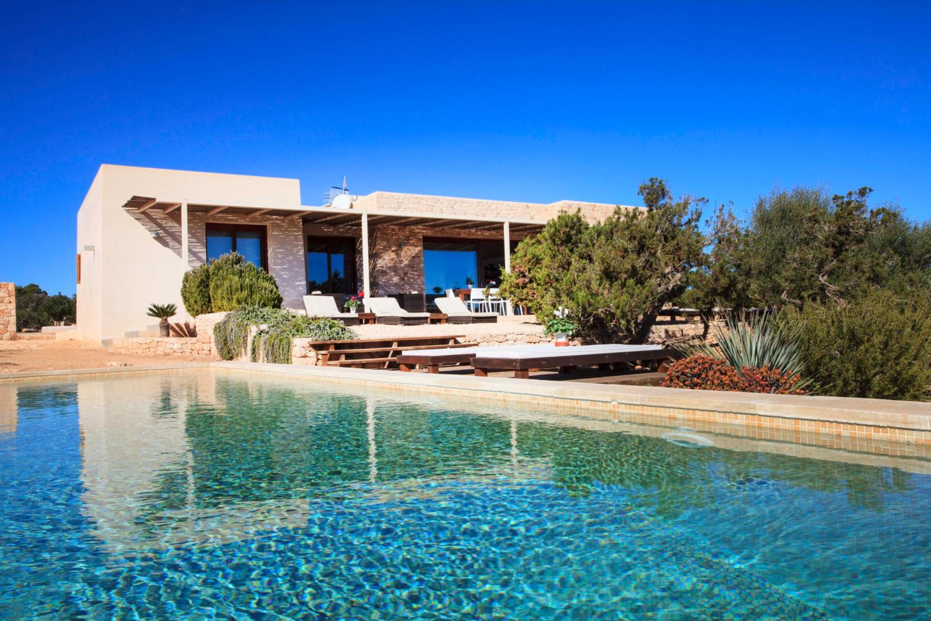 Villa with Private Pool photo 3