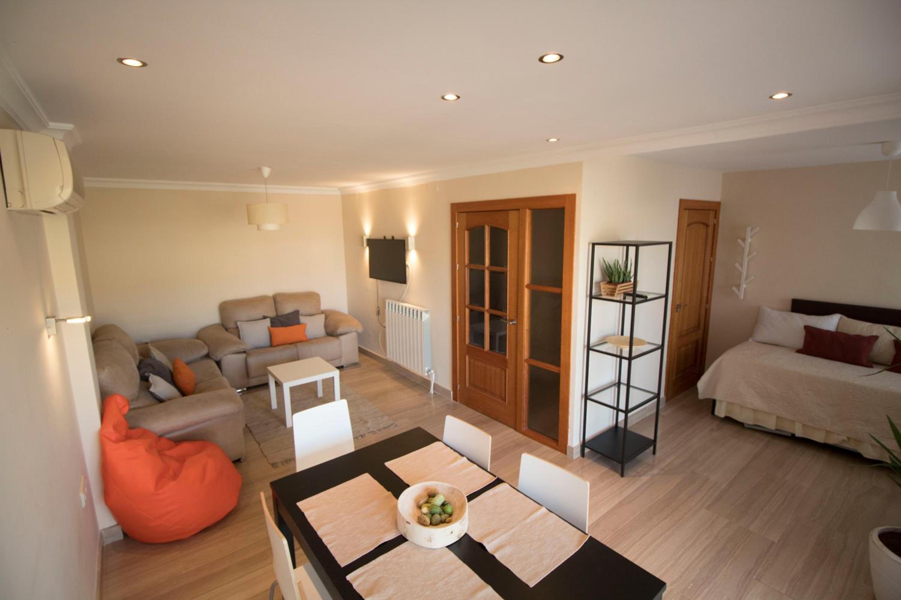 Apartment with Terrace - Photo 9