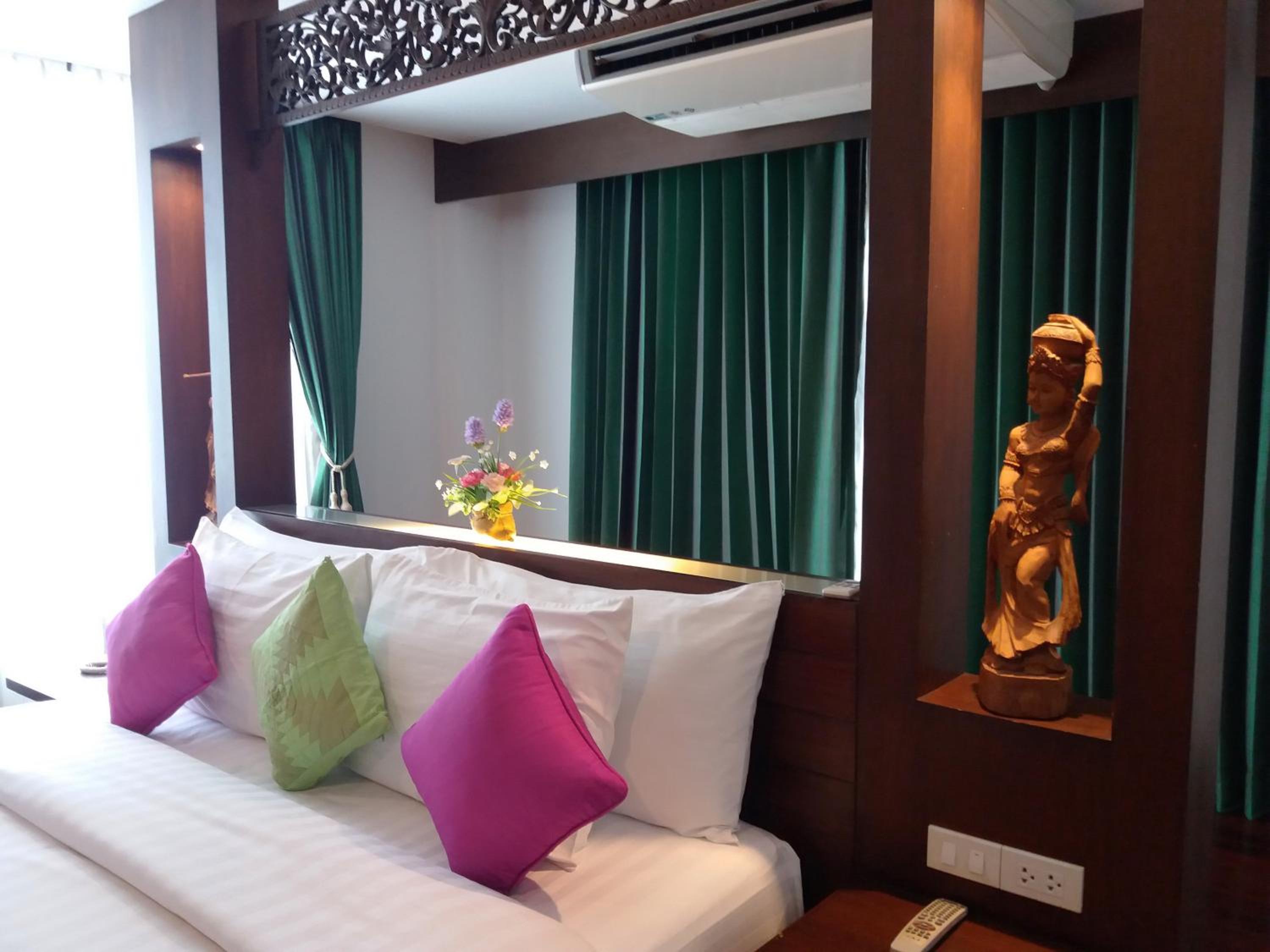 Suite - Photo 6