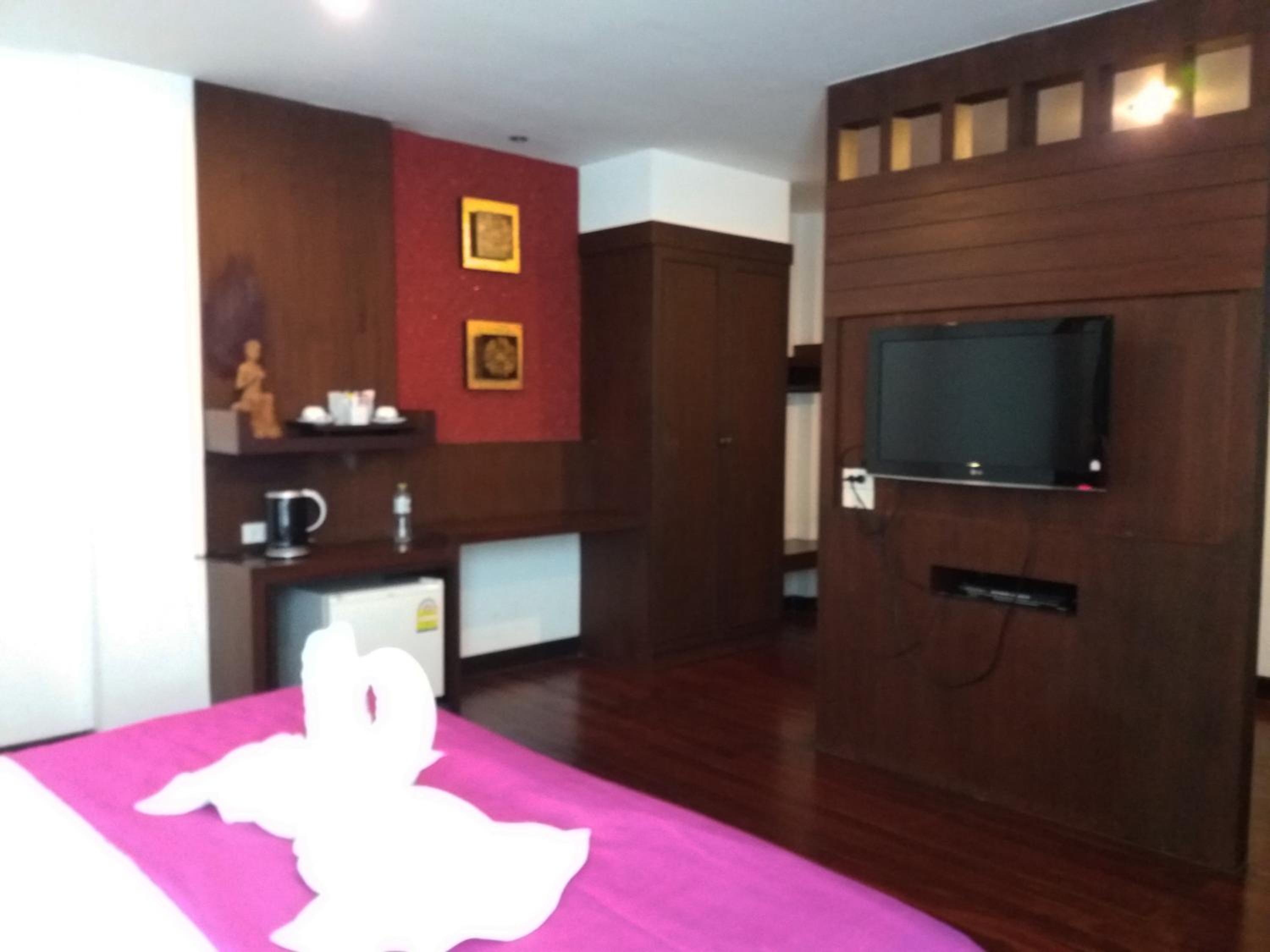 Suite - Photo 10