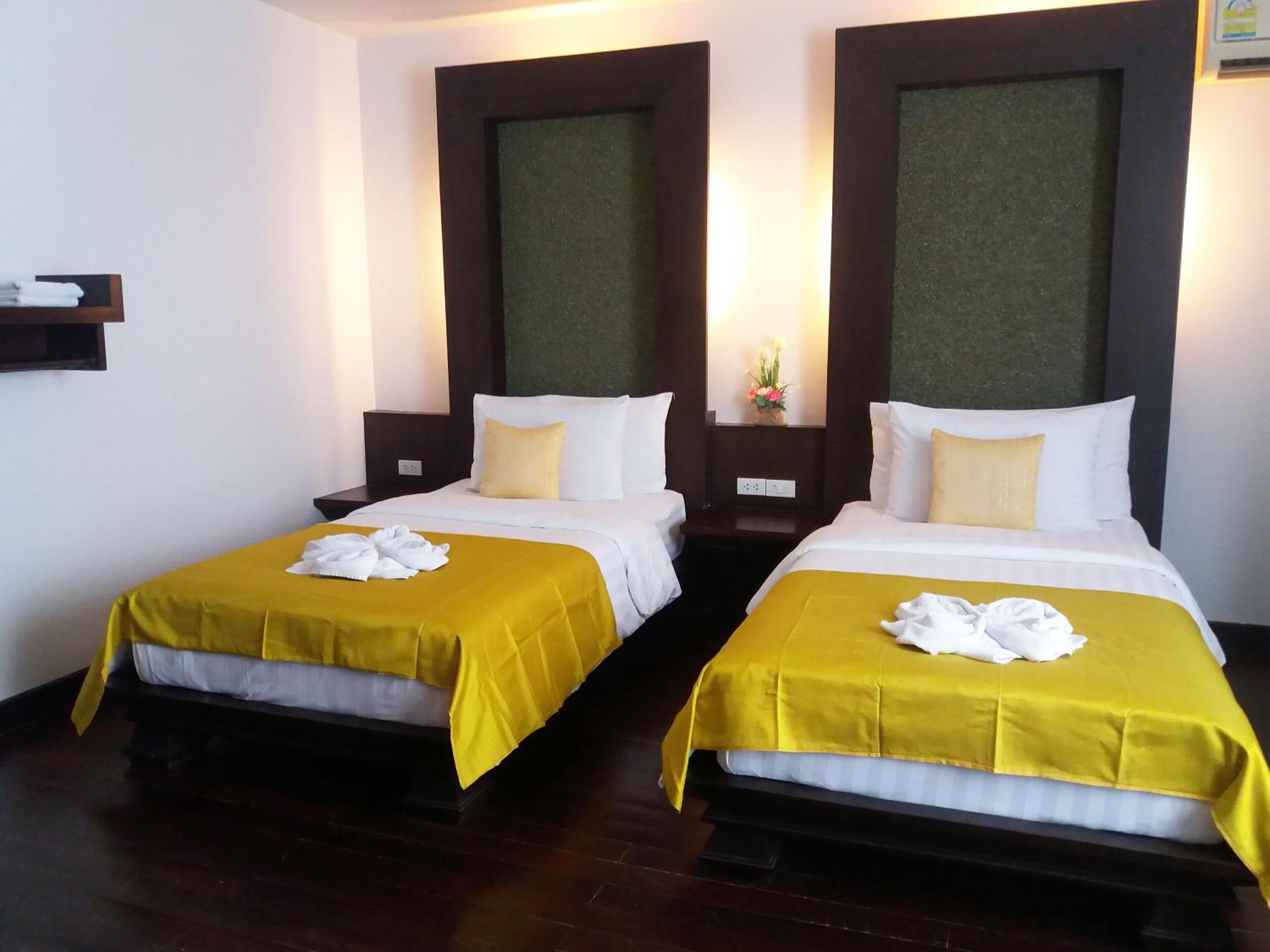 Deluxe Twin Room - Photo 9