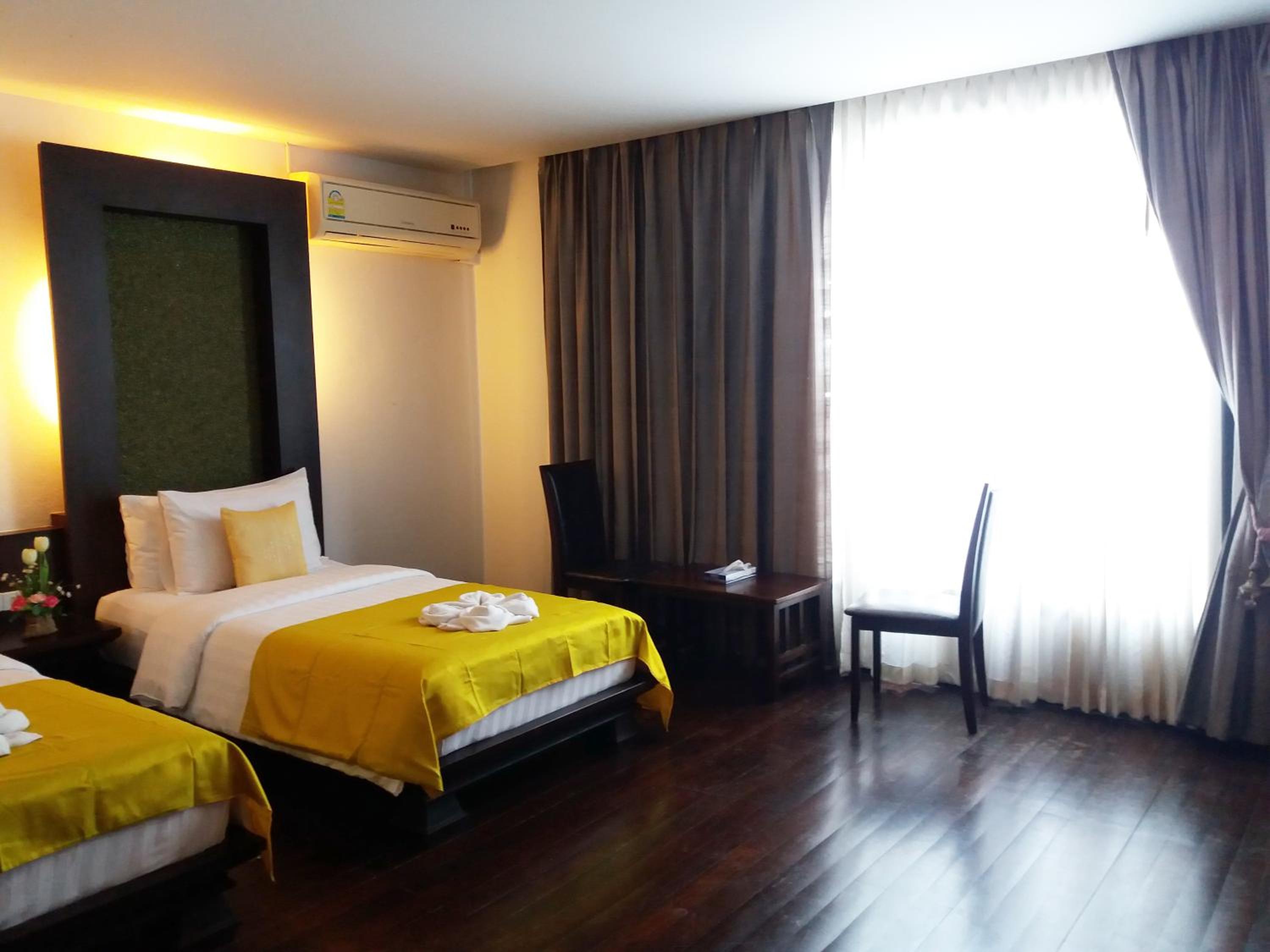 Deluxe Twin Room - Photo 8